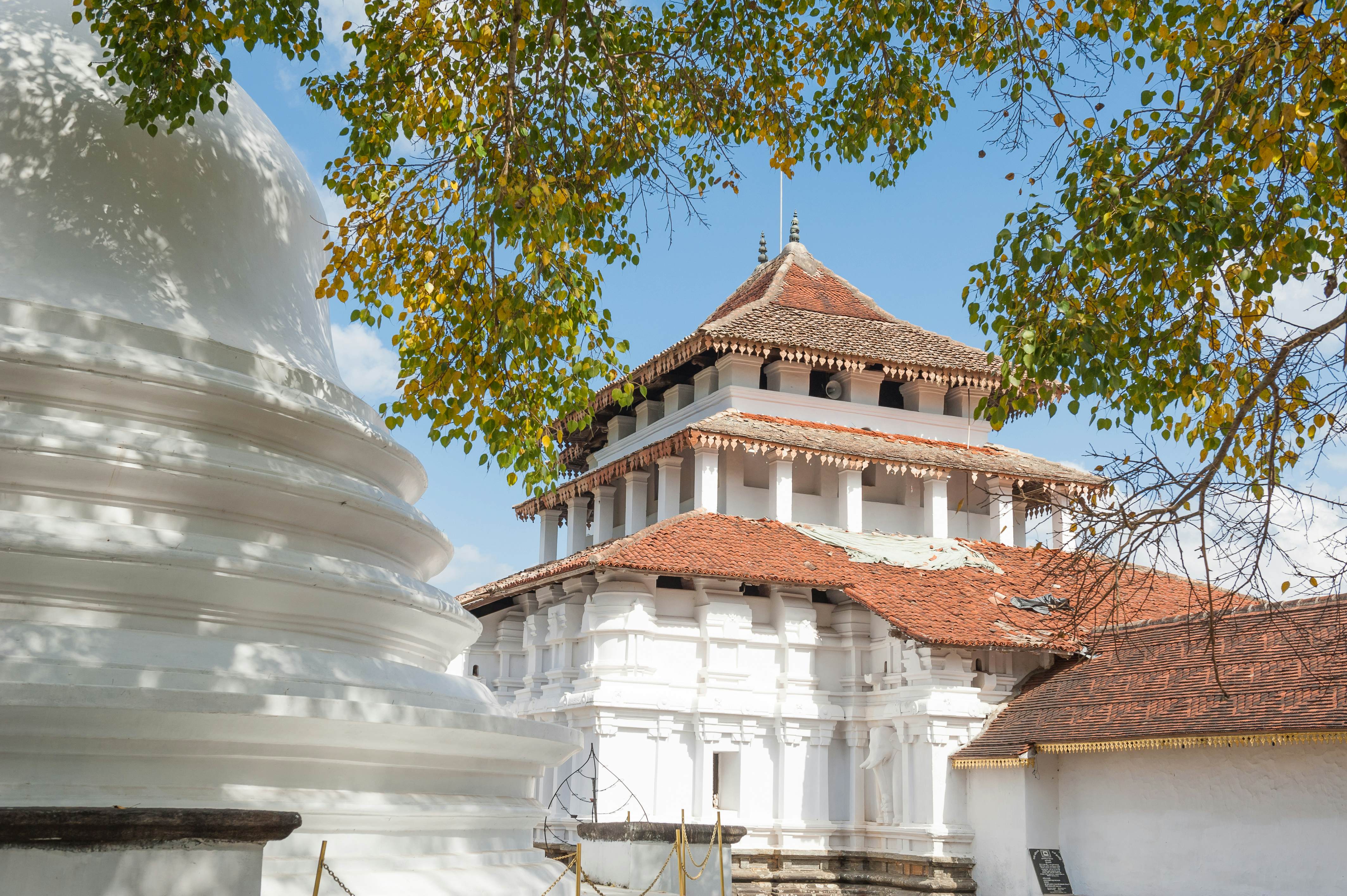 Sri Lanka Kandy Lankatilake buddhist temple Stock Photo - Alamy