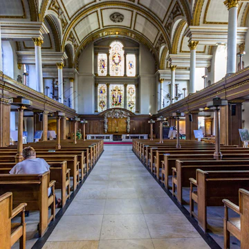 Interior view of the church of St. James Piccadilly.