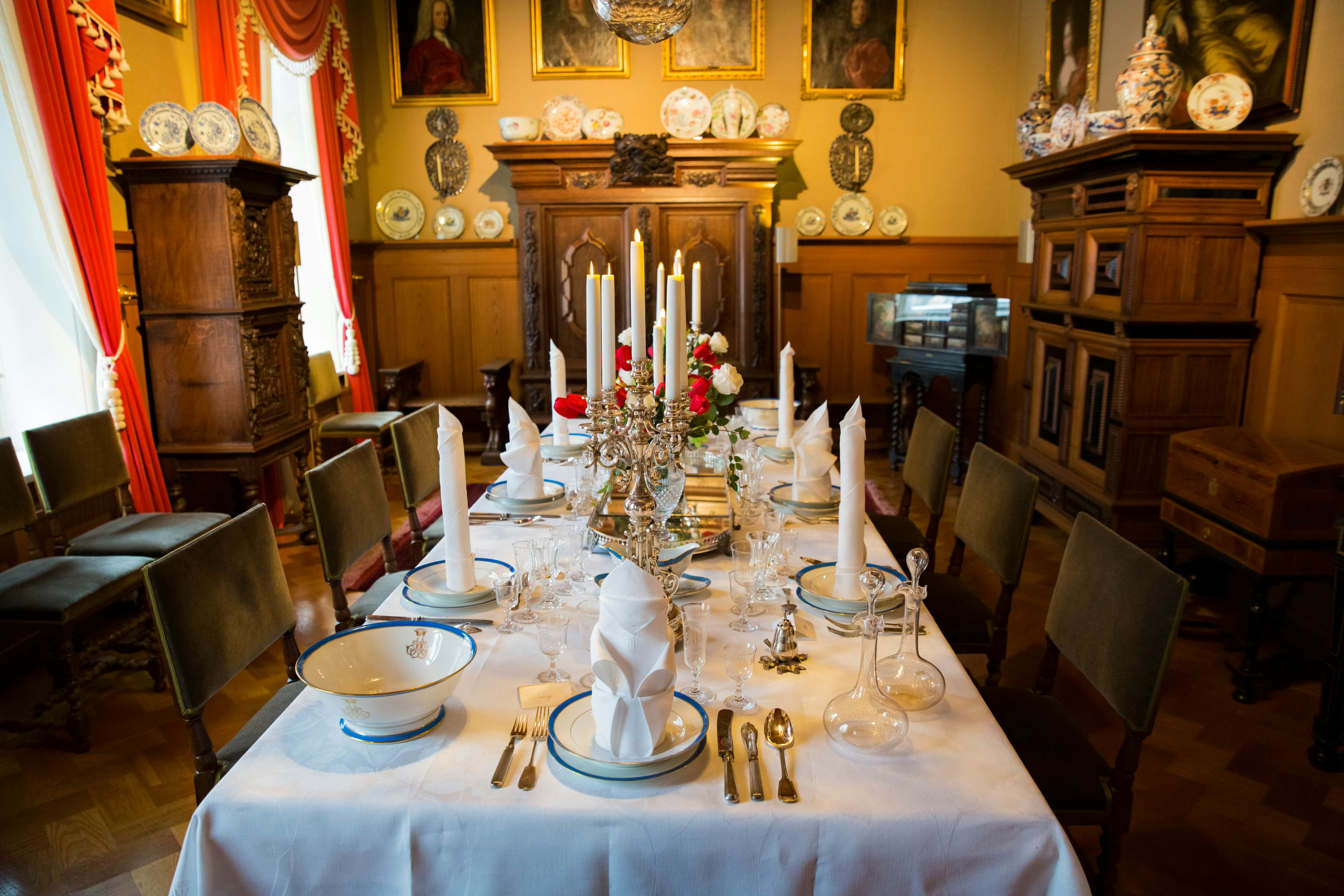 Original decorated interiors of the old house in the Sinebrychoff Art Museum. 