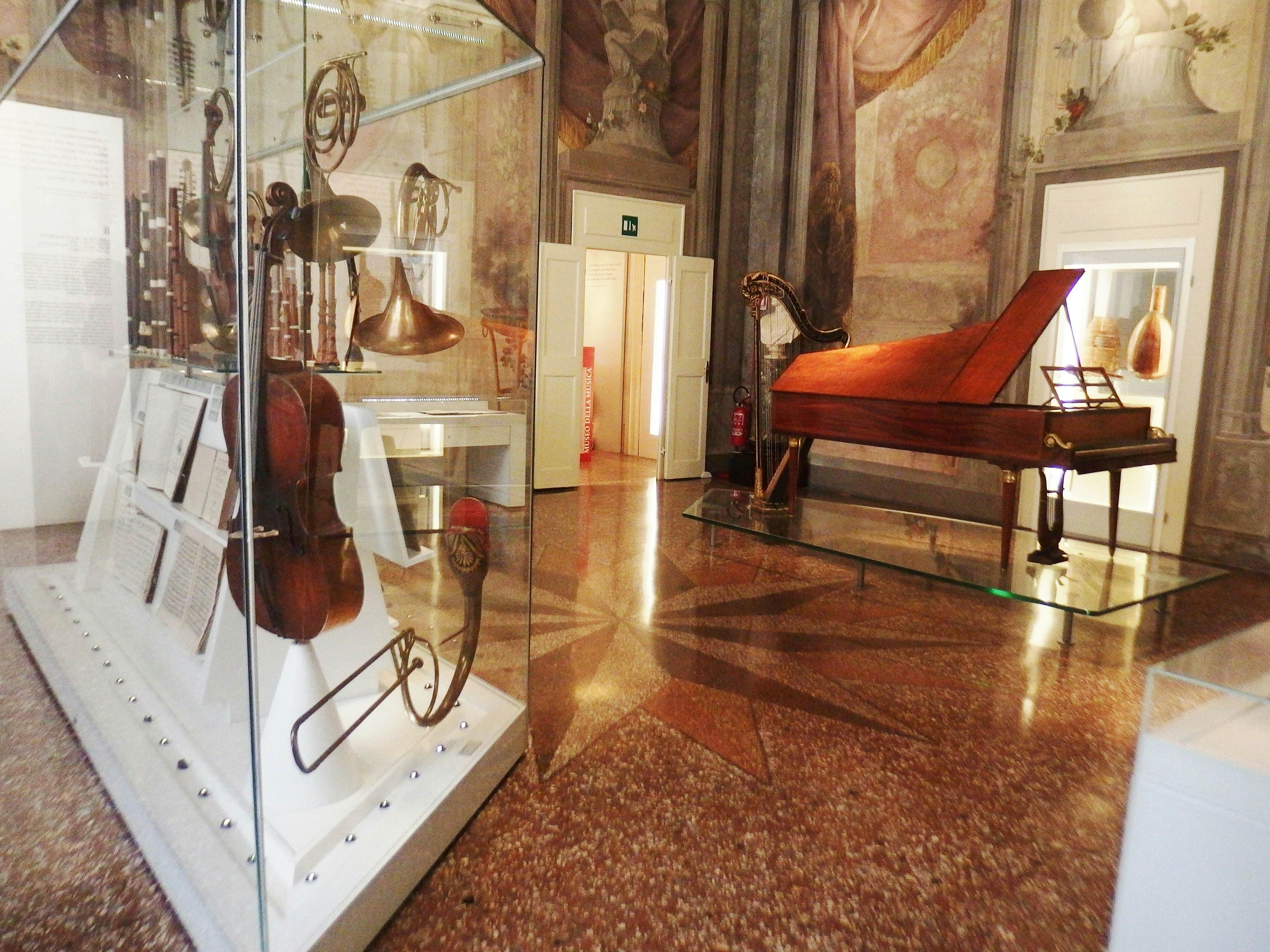 Bologna, Museo internazionale e biblioteca della musica.

SOURCE: https://commons.wikimedia.org/wiki/File:Bologna,_Museo_internazionale_e_biblioteca_della_musica_(5).jpghttps://commons.wikimedia.org/wiki/File:Bologna,_Palazzo_D%27_Accursio,_Collezioni_comunali_d%27arte.jpg