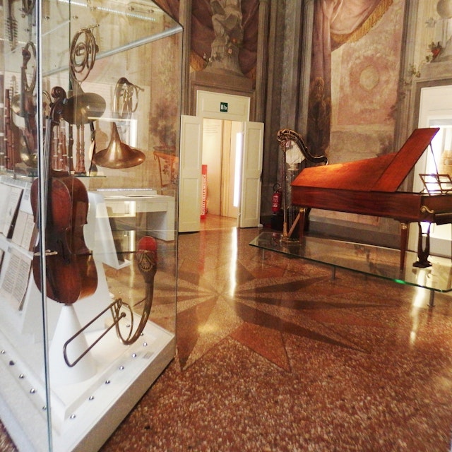 Bologna, Museo internazionale e biblioteca della musica.
SOURCE: https://commons.wikimedia.org/wiki/File:Bologna,_Museo_internazionale_e_biblioteca_della_musica_(5).jpghttps://commons.wikimedia.org/wiki/File:Bologna,_Palazzo_D%27_Accursio,_Collezioni_comunali_d%27arte.jpg