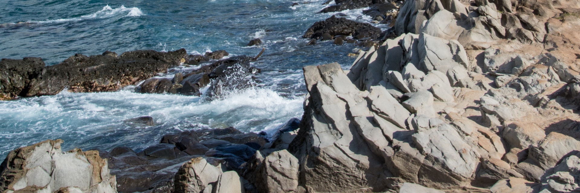Sharp vertical rocks beaten by the waves of the Pacific
1167851846
makaluapuna point, dragons teeth