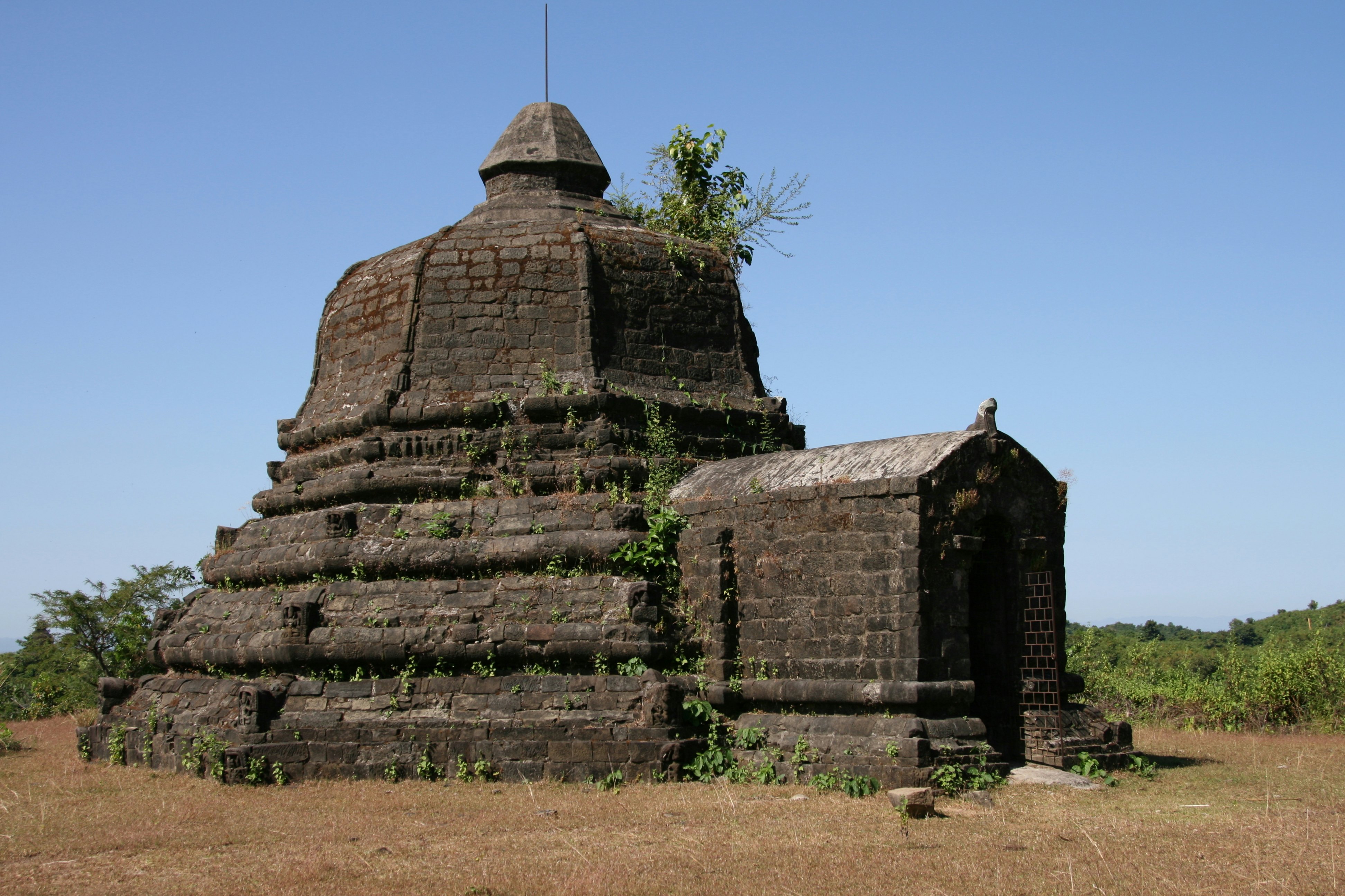 Mahabodhi Shwe-gu, Mrauk U, Myanmar.