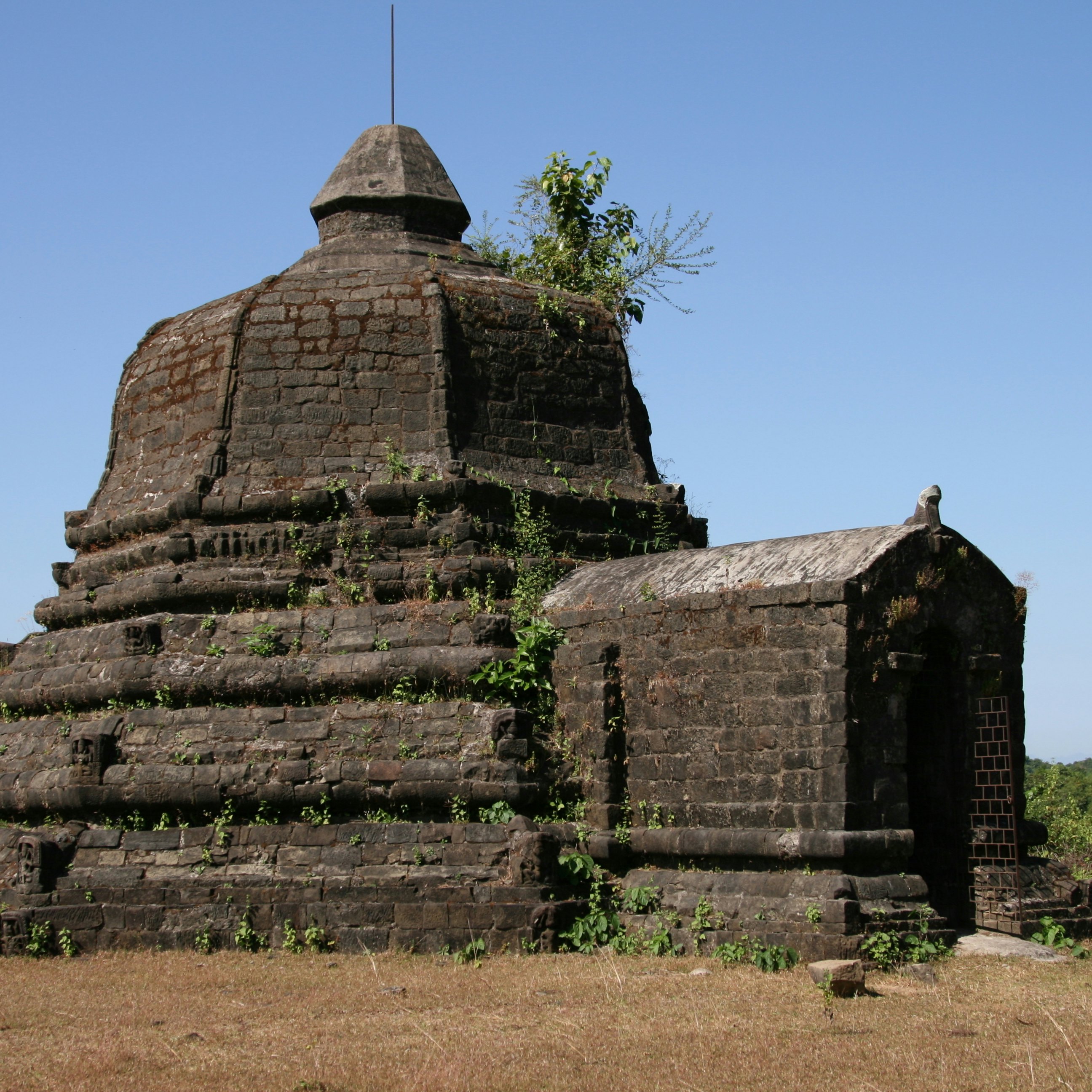 Mahabodhi Shwe-gu, Mrauk U, Myanmar.