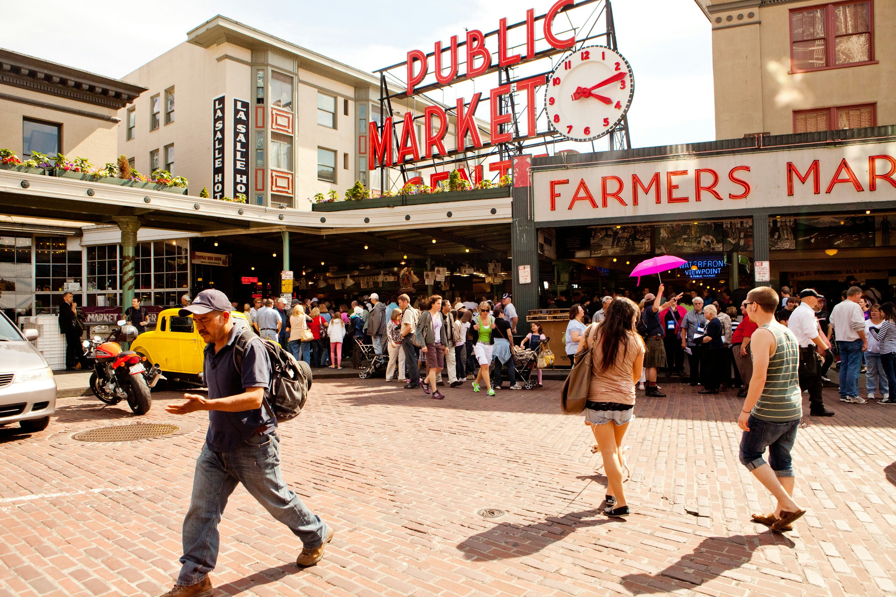 458119129
Building Exterior; Color Image; Concepts; Consumerism; Customer; Editorial; Famous Place; Horizontal; International Landmark; Market; Outdoors; People; Photography; Pike Place Market; Seattle; Shopping; Travel locations; USA; Walking; Washington State;
June 17, 2011: a crowd of people at Seattle's Pike Place market.