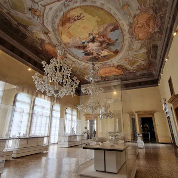 Murano Glass Museum
SOURCE: https://commons.wikimedia.org/wiki/File:Murano_Glass_Museum_09.jpg