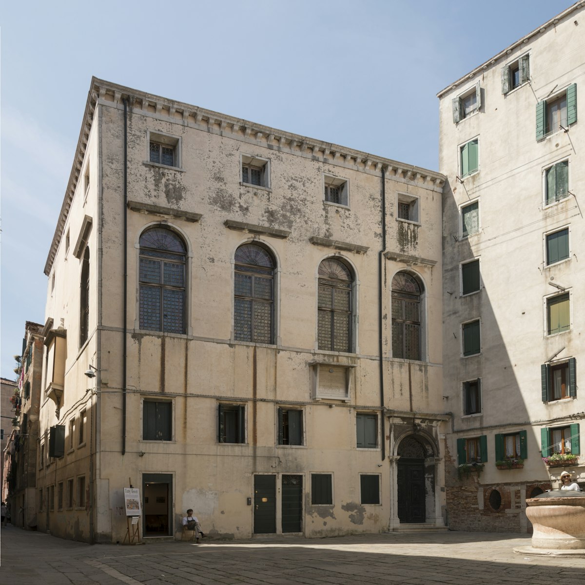 Spanish Synagogue in Venice – Facade on Campo delle Scole.

SOURCE: https://commons.wikimedia.org/wiki/File:Scola_spagnola_(Venice).jpg
