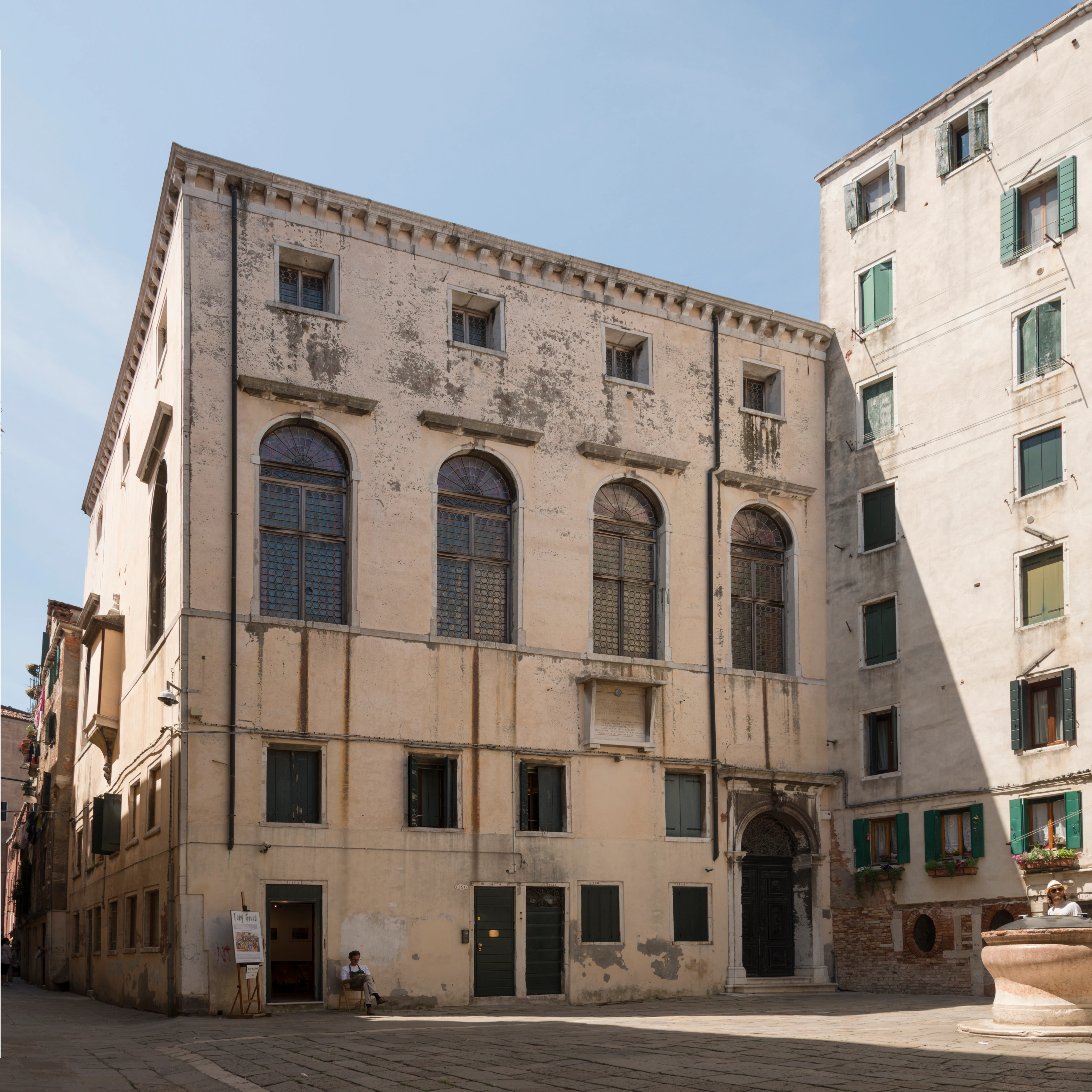 Spanish Synagogue in Venice – Facade on Campo delle Scole.
SOURCE: https://commons.wikimedia.org/wiki/File:Scola_spagnola_(Venice).jpg