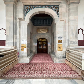 Bursa, Turkey - November 19, 2021.Muradiye Mosque - Bursa.From the construction inscription on the Muradiye Mosque door arch, II. It is understood that it was built by Murat in 1425-26. It is the last sultan's mosque built in Bursa and the first example of the monumental, multi-unit sultan mosques to be built later. Unlike previous mosques, the two main domes of this mosque are of equal height. The entrance ceiling of the mosque, the lower part of the walls of the main room; It is decorated with dark blue and turquoise colored hexagonal tiles. One of its two minarets was destroyed in the earthquake of 1855 and was rebuilt. The minaret in the northwest corner is old and the other is new.
1357632199