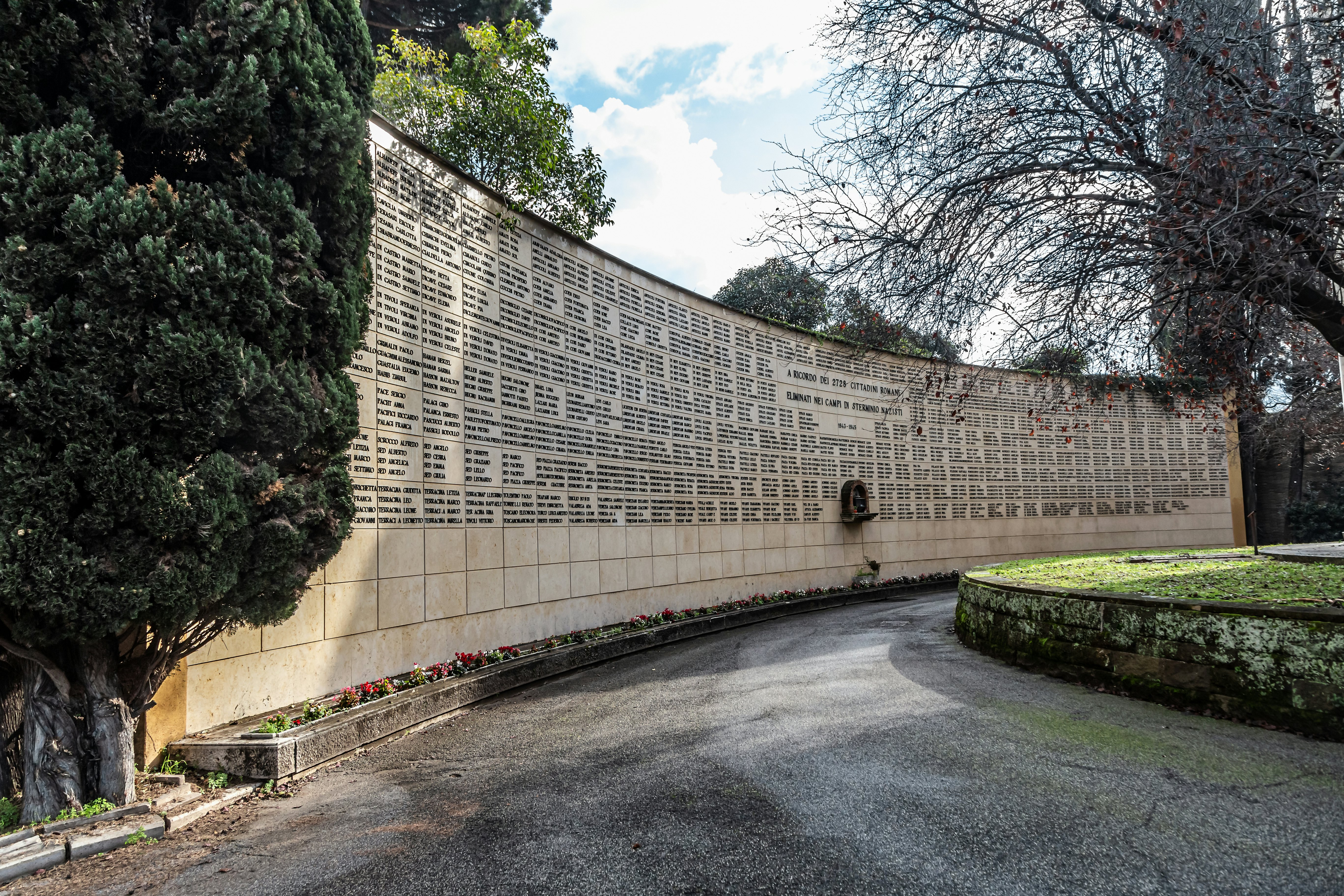 Rome, Italy - December 07, 2019:  Grave monument in Cemetary Campo Verano ( Cimitero Monumentale Al Verano ) near San Lorenzo in Rome, Italy
1199928063