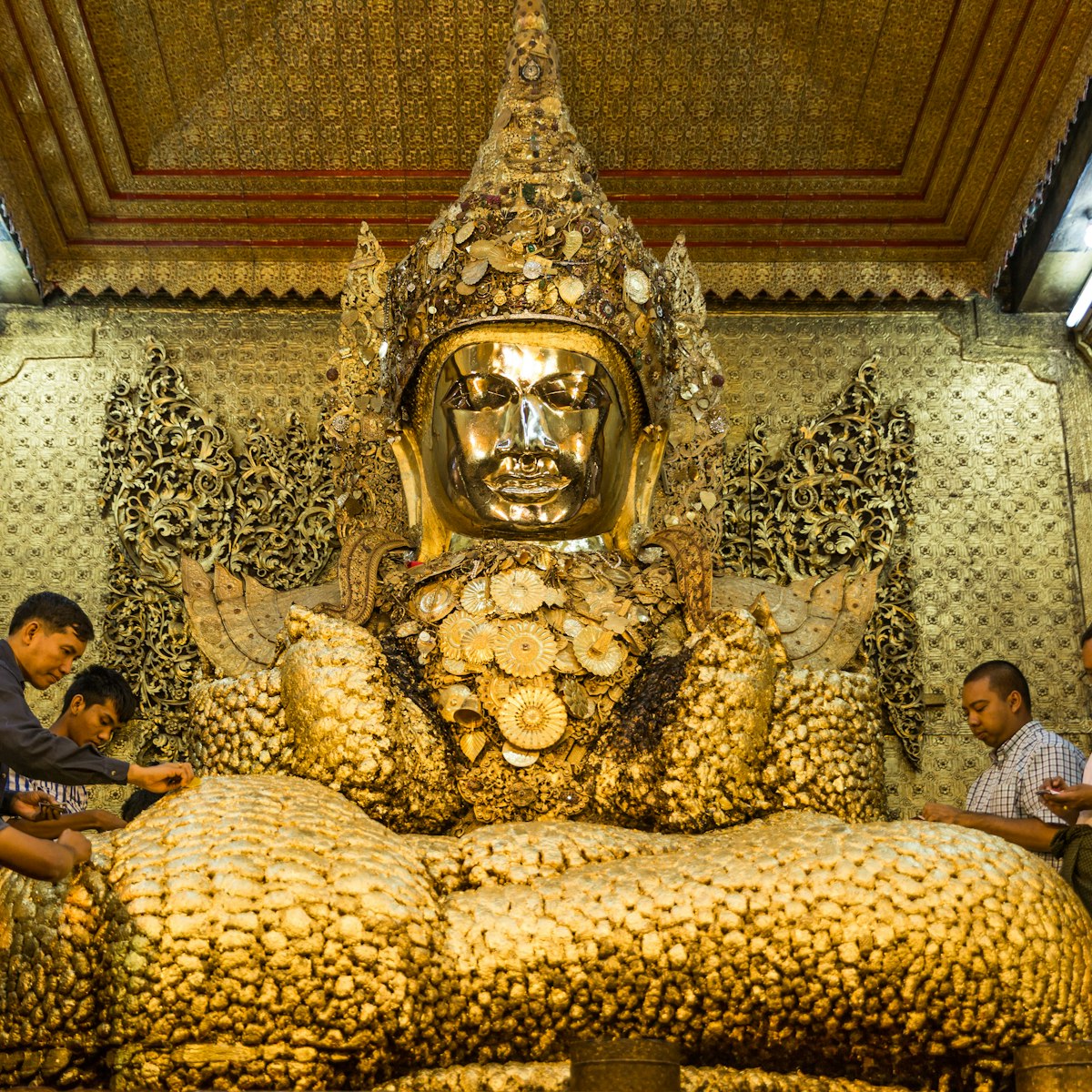The golden buddha of Mahamuni Paya.