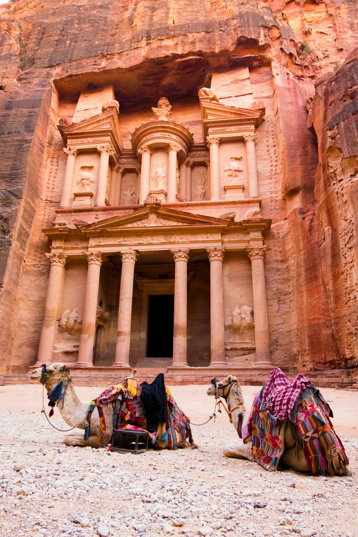 Jordan has so many amazing sights like Petra, wadi rum, jerash and the dead sea
1368437783