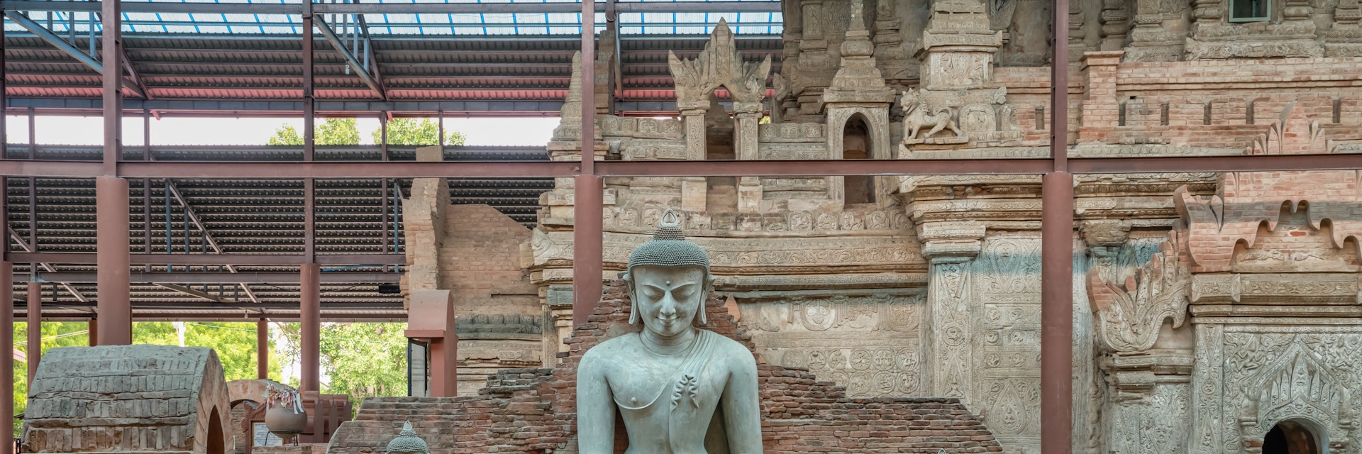 Buddha statue at Ta Moke Shwe Gu Gyi Pagoda.