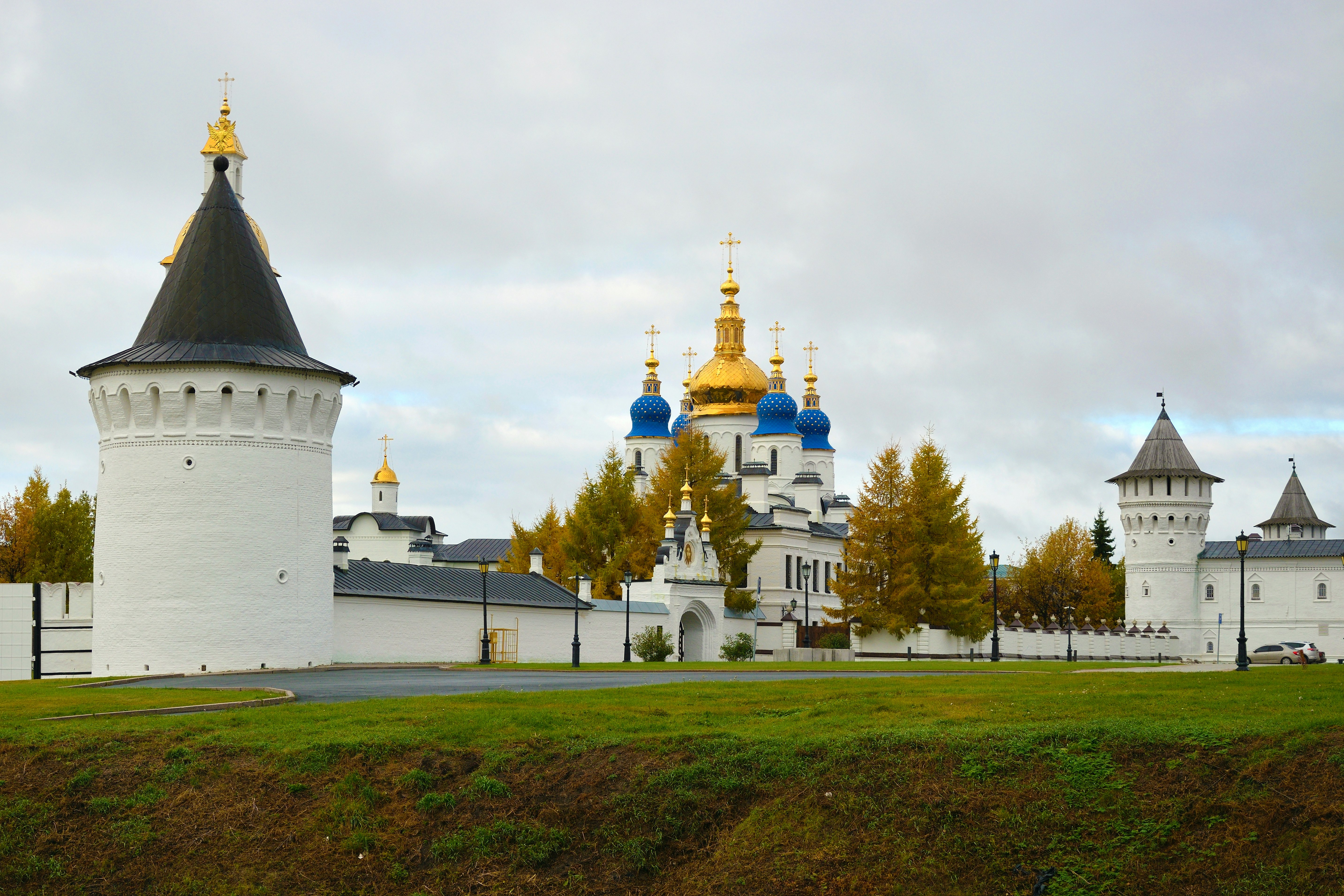 Tobolsk Kremlin and the Sophia-Assumption Cathedral, built in 1689.