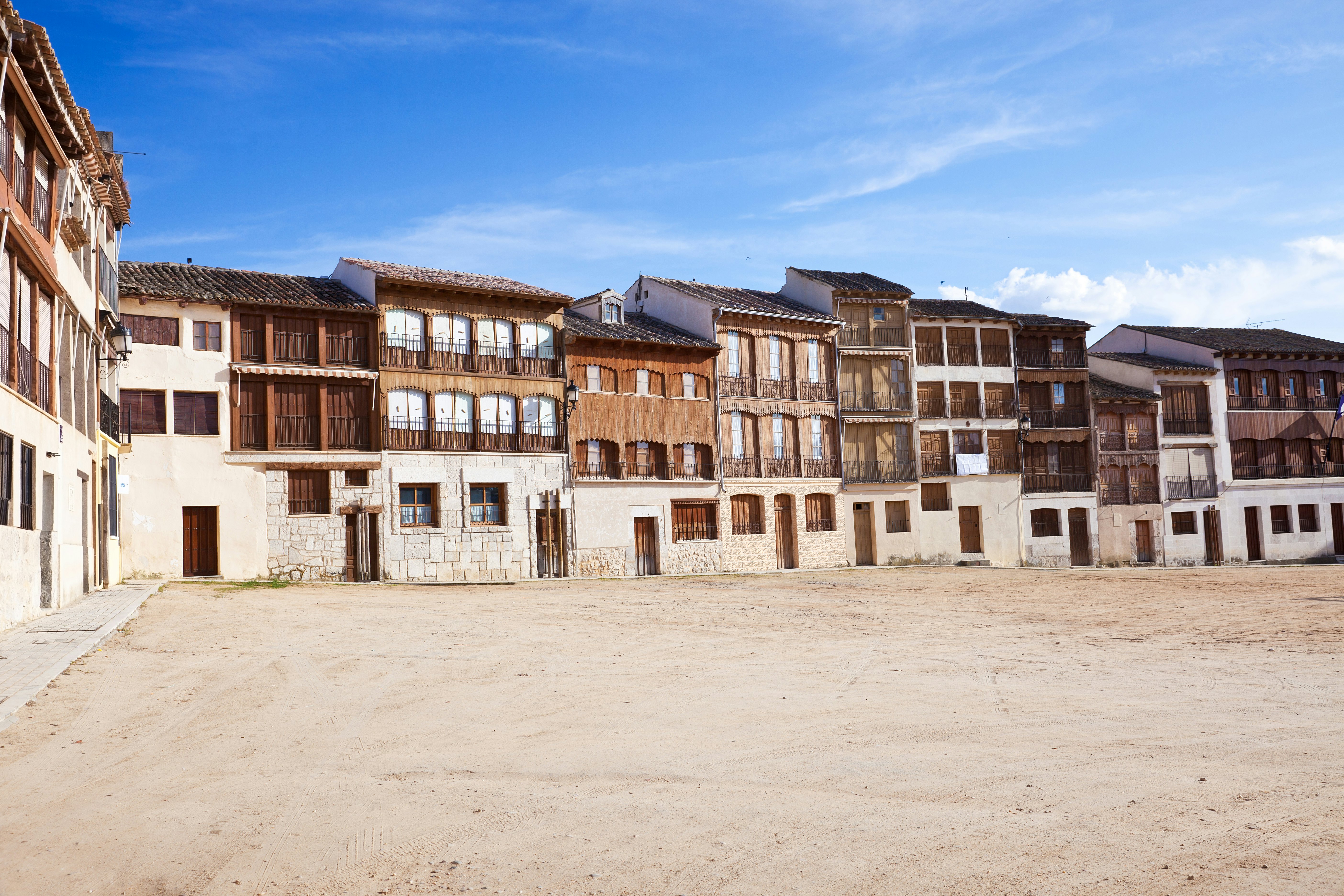 The Plaza del Coso, an urban plaza in the locality of Peñafiel.