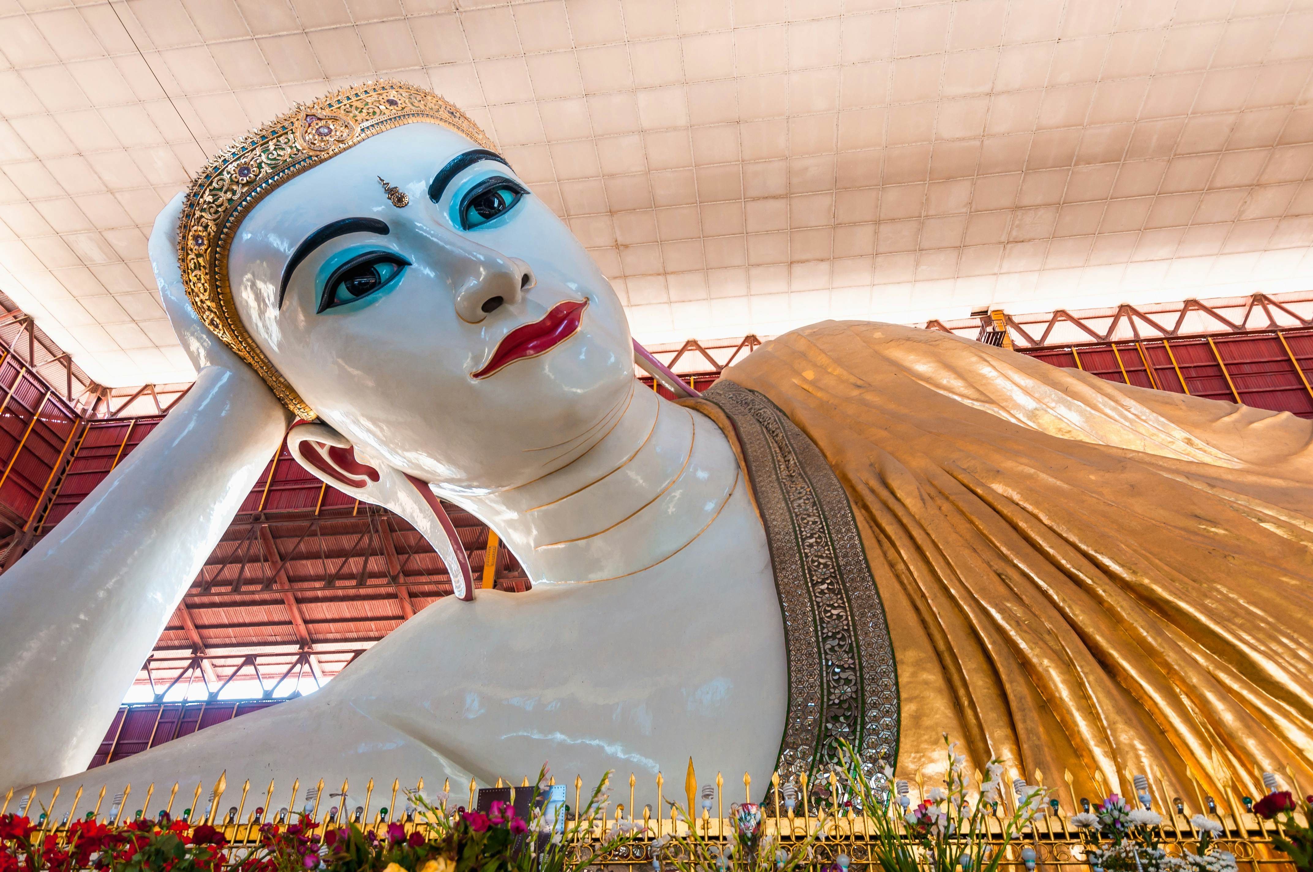 Chaukhtatgyi Paya, reclining Buddha in Yangon, Myanmar.