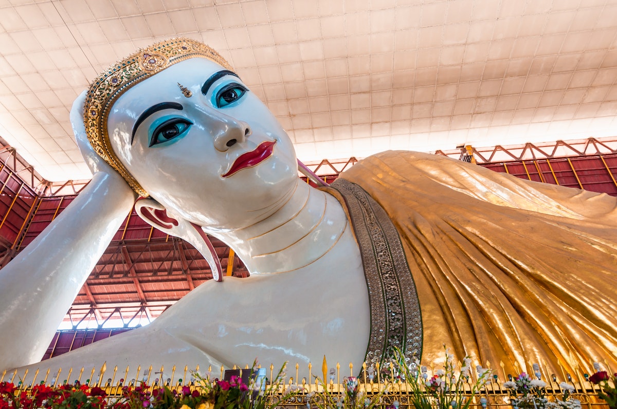 Chaukhtatgyi Paya, reclining Buddha in Yangon, Myanmar.