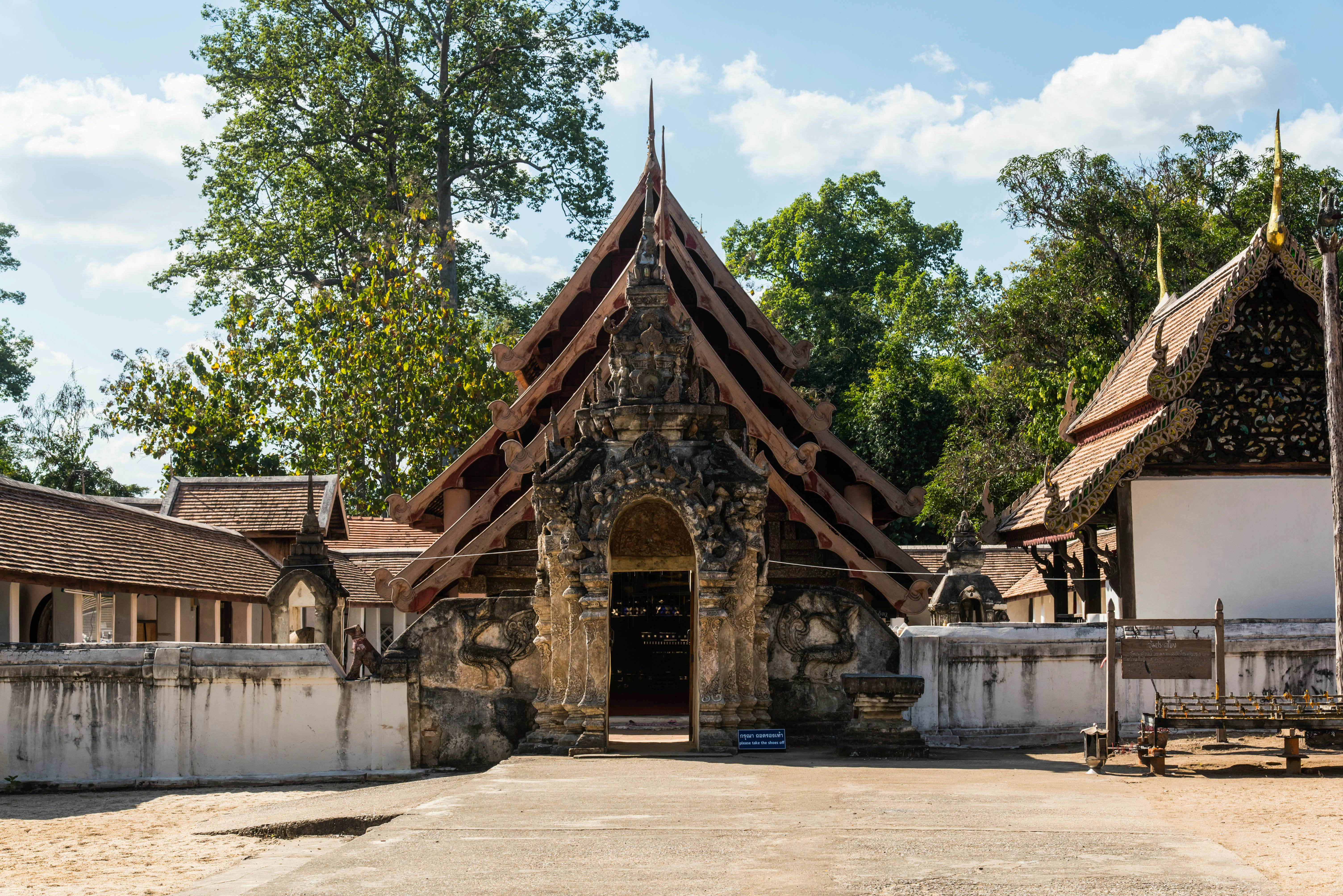 Ancient Lanna art at Wat Lai Hin Luang temple, Lumpang province, Thailand.