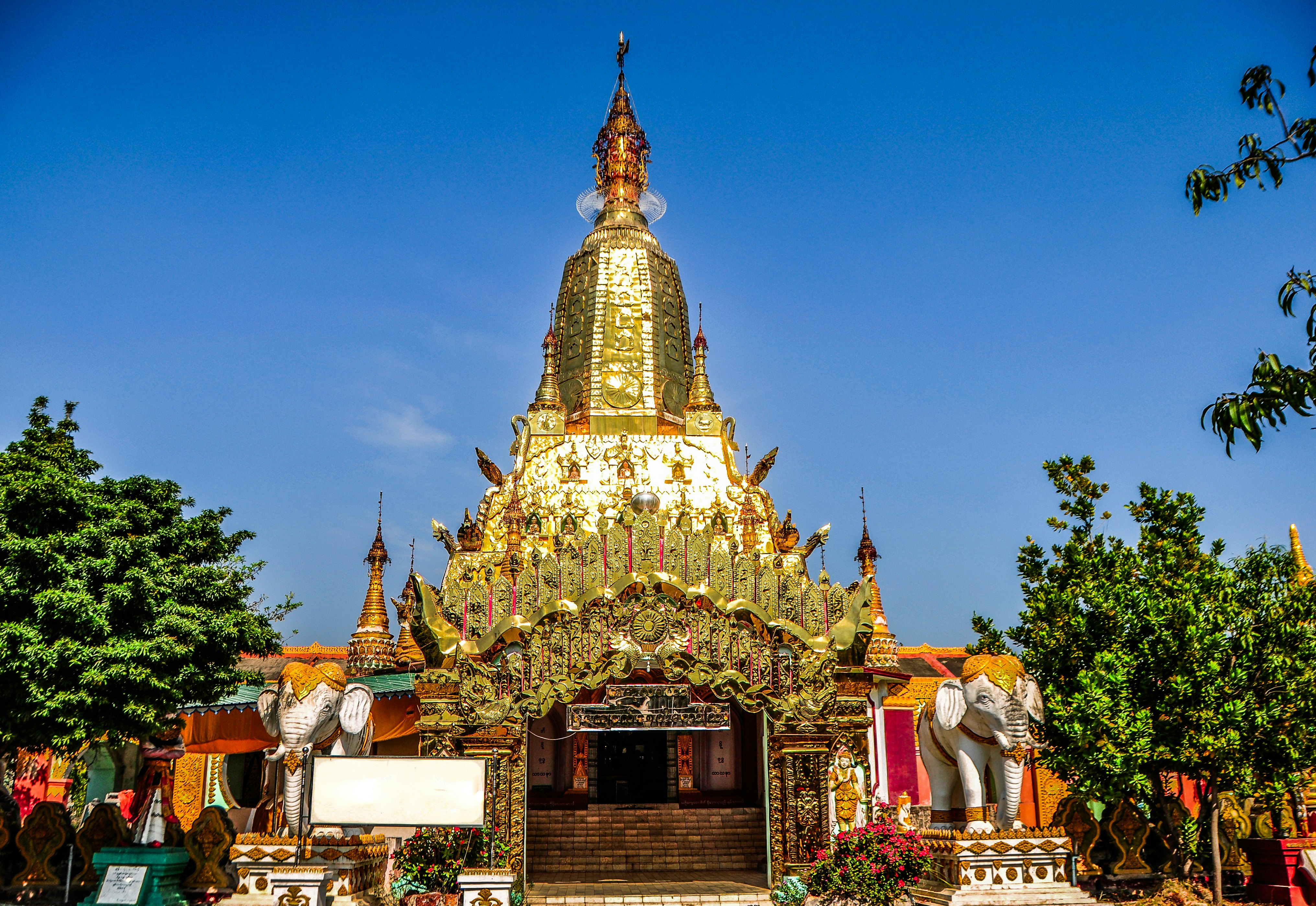 Mya Kyauk Kyaung at Yankin Hill, Mandalay.
