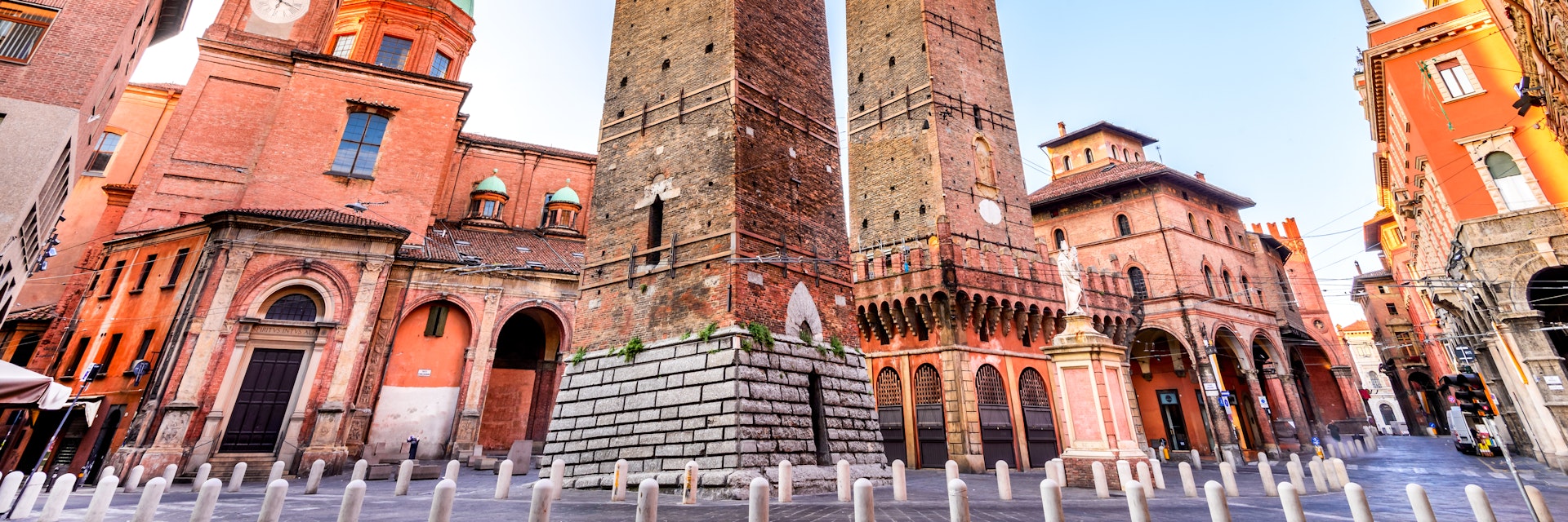 Bologna, Italy - Two Towers (Due Torri), Asinelli and Garisenda, symbols of medieval Bologna towers.
814346692