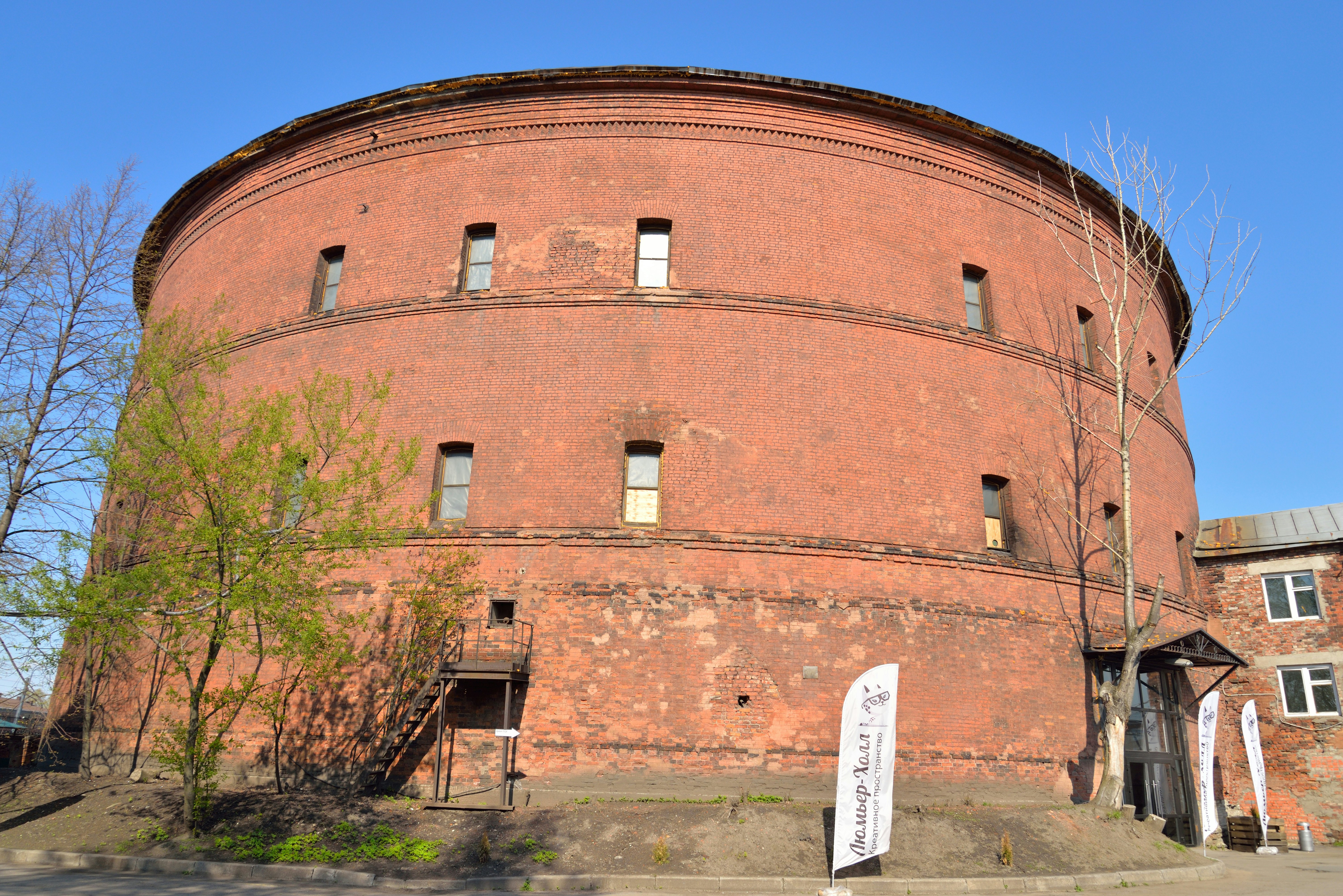 Lumiere Hall creative space, located on the Obvodniy channel embankment in the old building of gasholder.