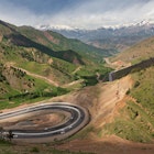 View over the winding roads and mountains between Tashkent and Fergana Valley in Uzbekistan.
906020010