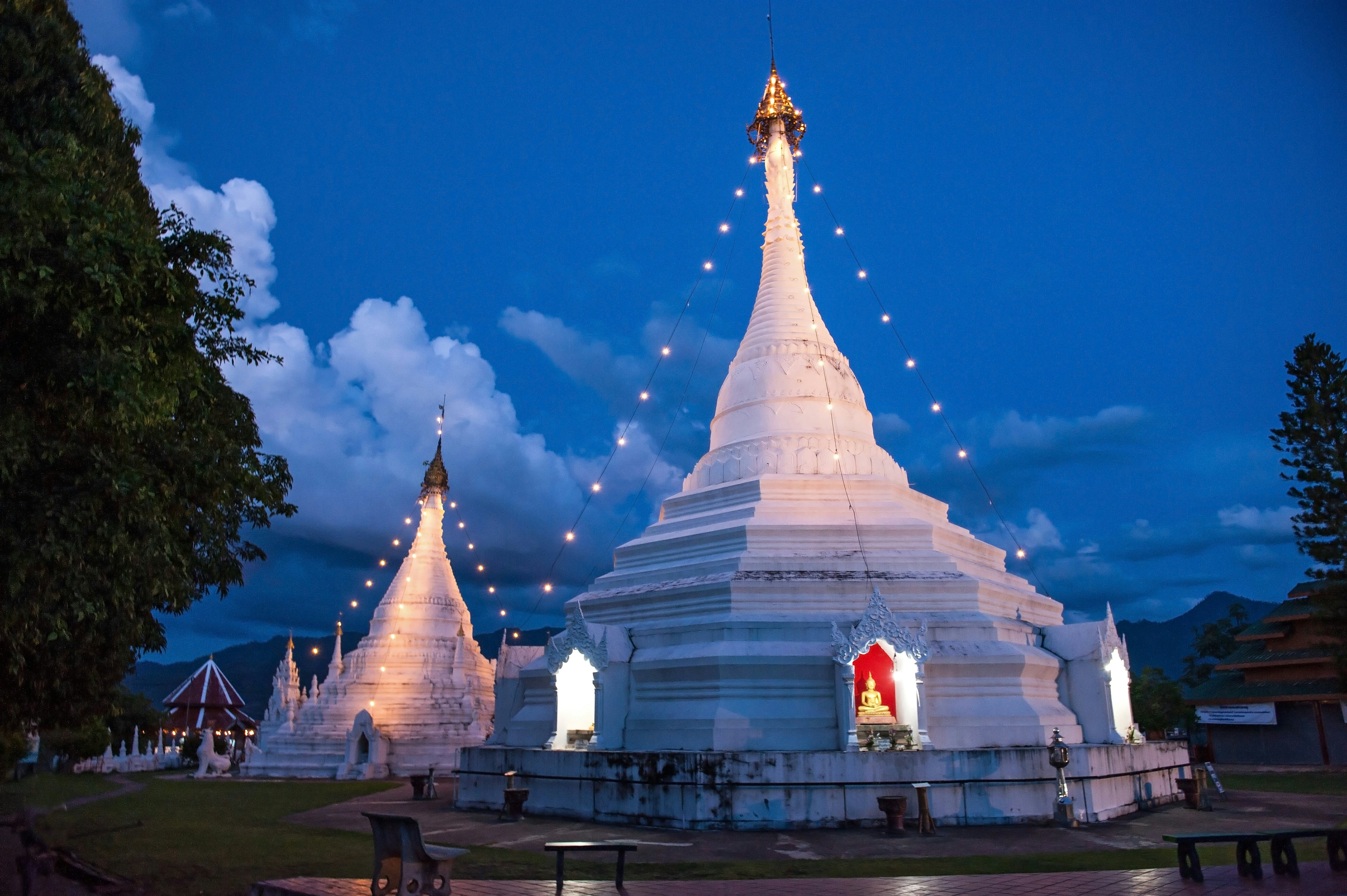 Evening at Wat Phra That Doi Kong Mu.