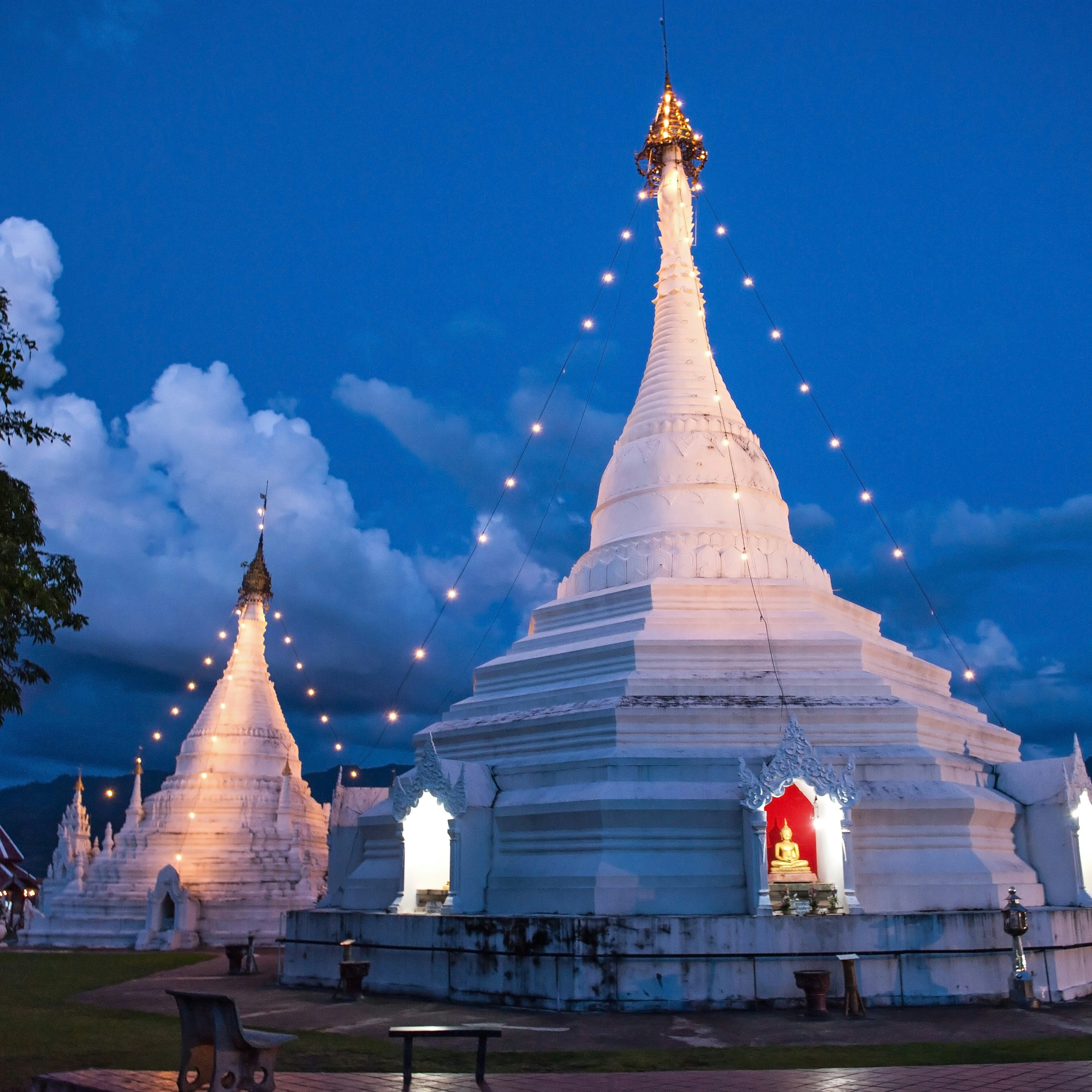 Evening at Wat Phra That Doi Kong Mu.