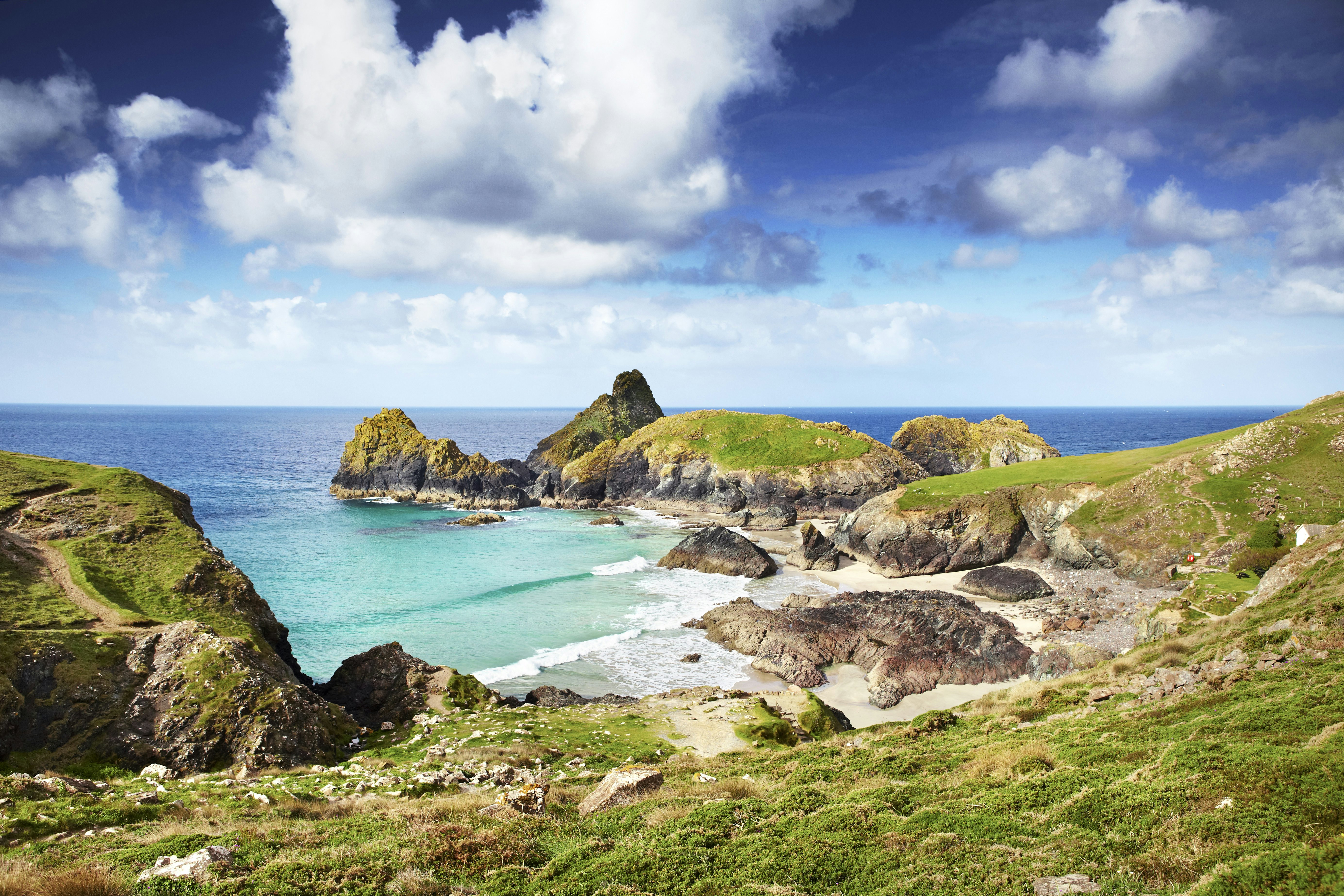Overview of Kynance Cove on Lizard Peninsula.
Lonely Planet Traveller Magazine, Issue 32, Cornwall, Perfect trip