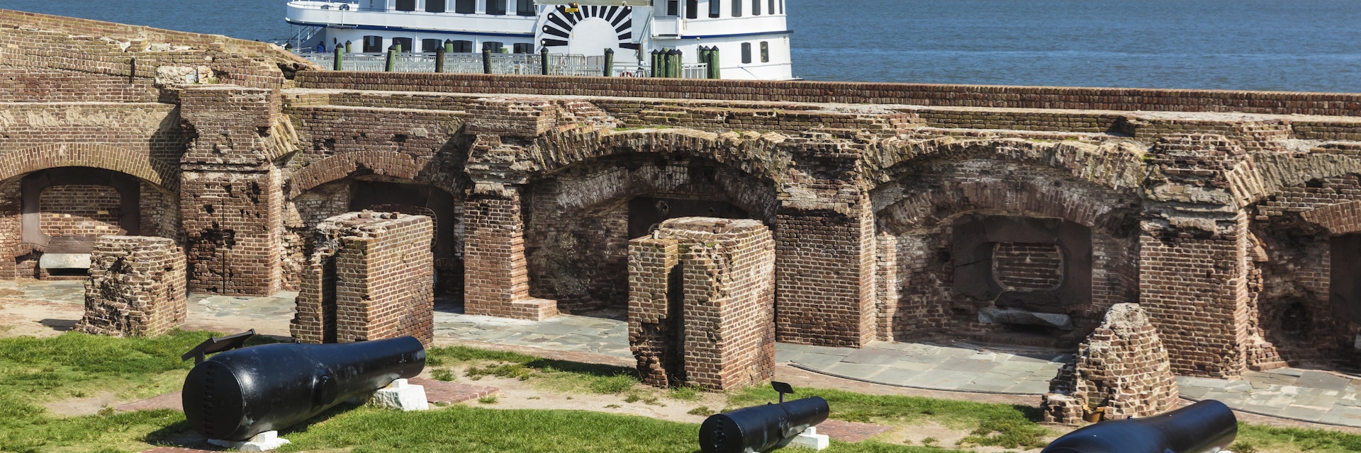 Two 15 inch 50,000-pound Rodman canons (on the sides), the largest guns used in the Civil War, are on display at the Fort Sumter site in Charleston, South Carolina.