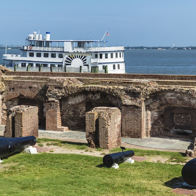 Two 15 inch 50,000-pound Rodman canons (on the sides), the largest guns used in the Civil War, are on display at the Fort Sumter site in Charleston, South Carolina.