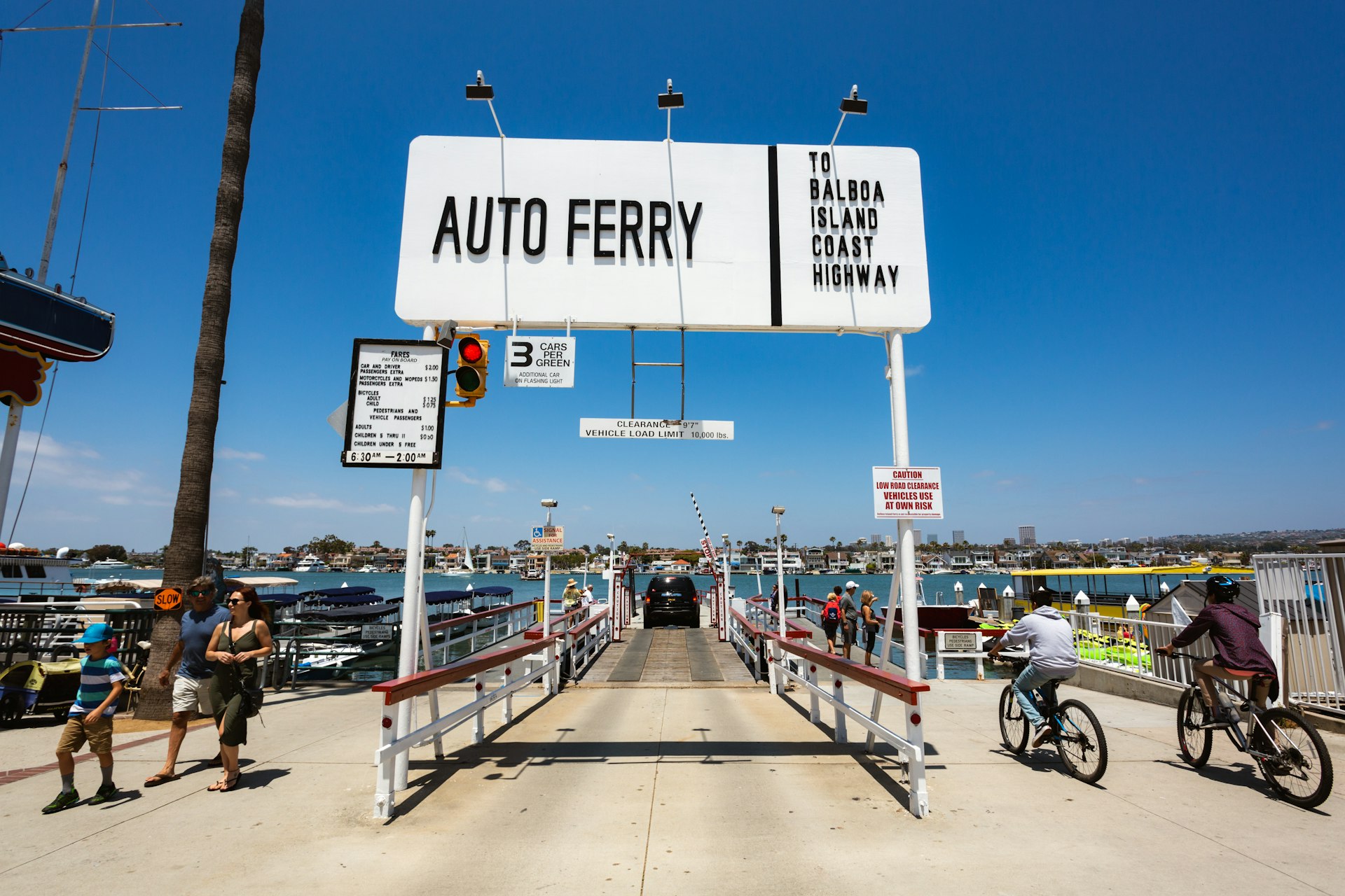 Looking straight on to the auto ferry, near Balboa Island
