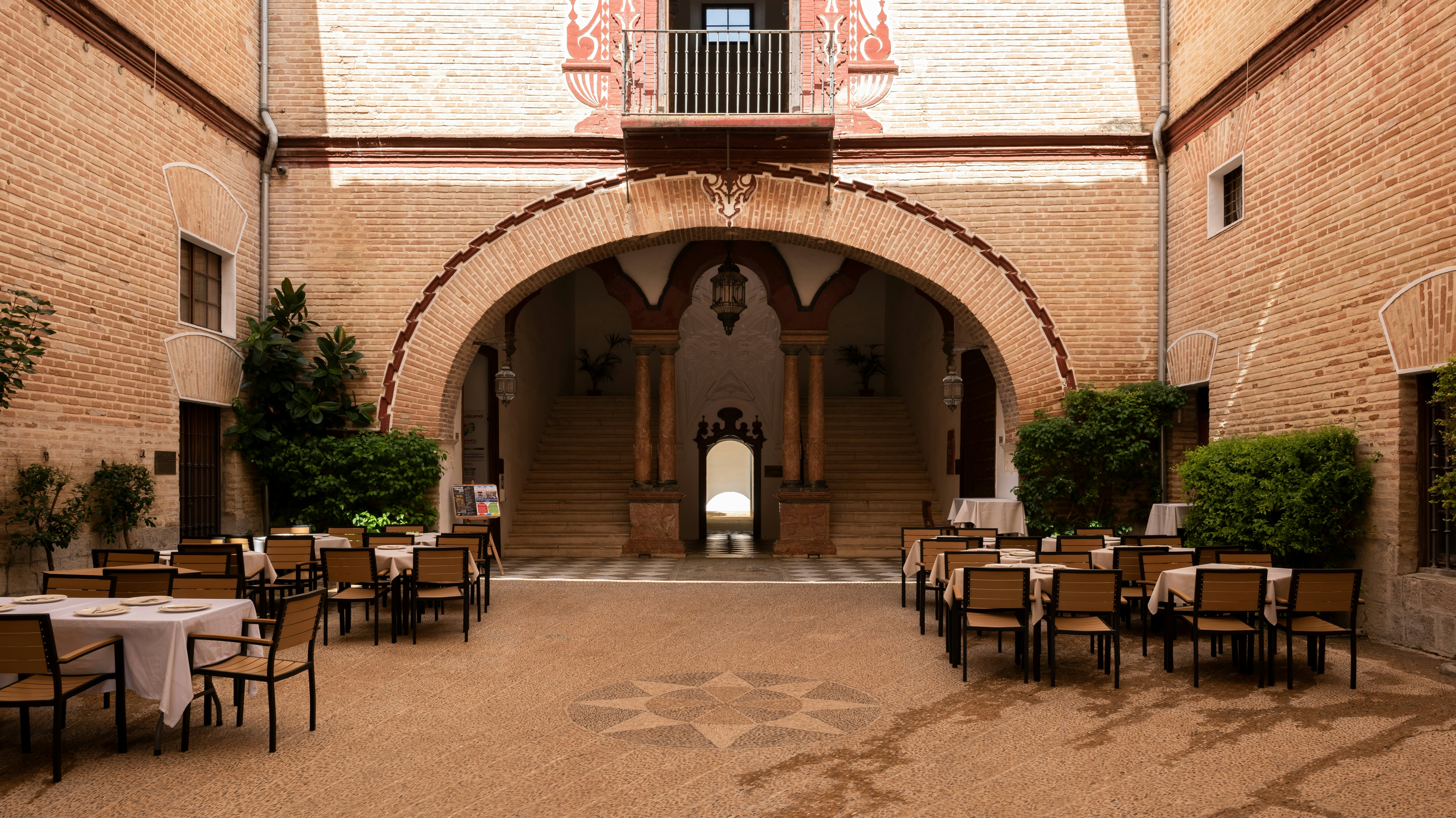 The Palacio de Benamejí hosts the Museo Histórico Municipal de Écija.