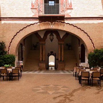 The Palacio de Benamejí hosts the Museo Histórico Municipal de Écija.