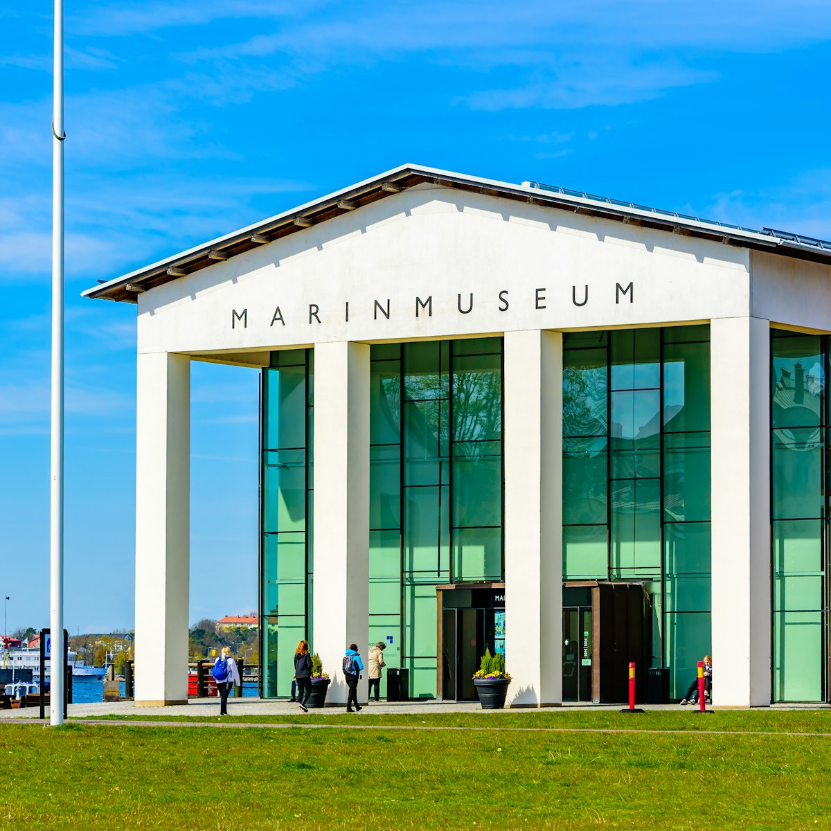 The entrance to the Marinmuseum.
