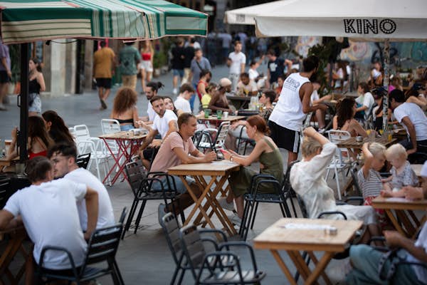 Table for (no) one: Are Barcelona restaurants banning solo diners?