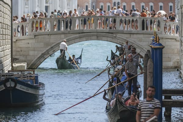 Venice introduces new tourist rules for 2024, including an entry fee and limits on tour groups