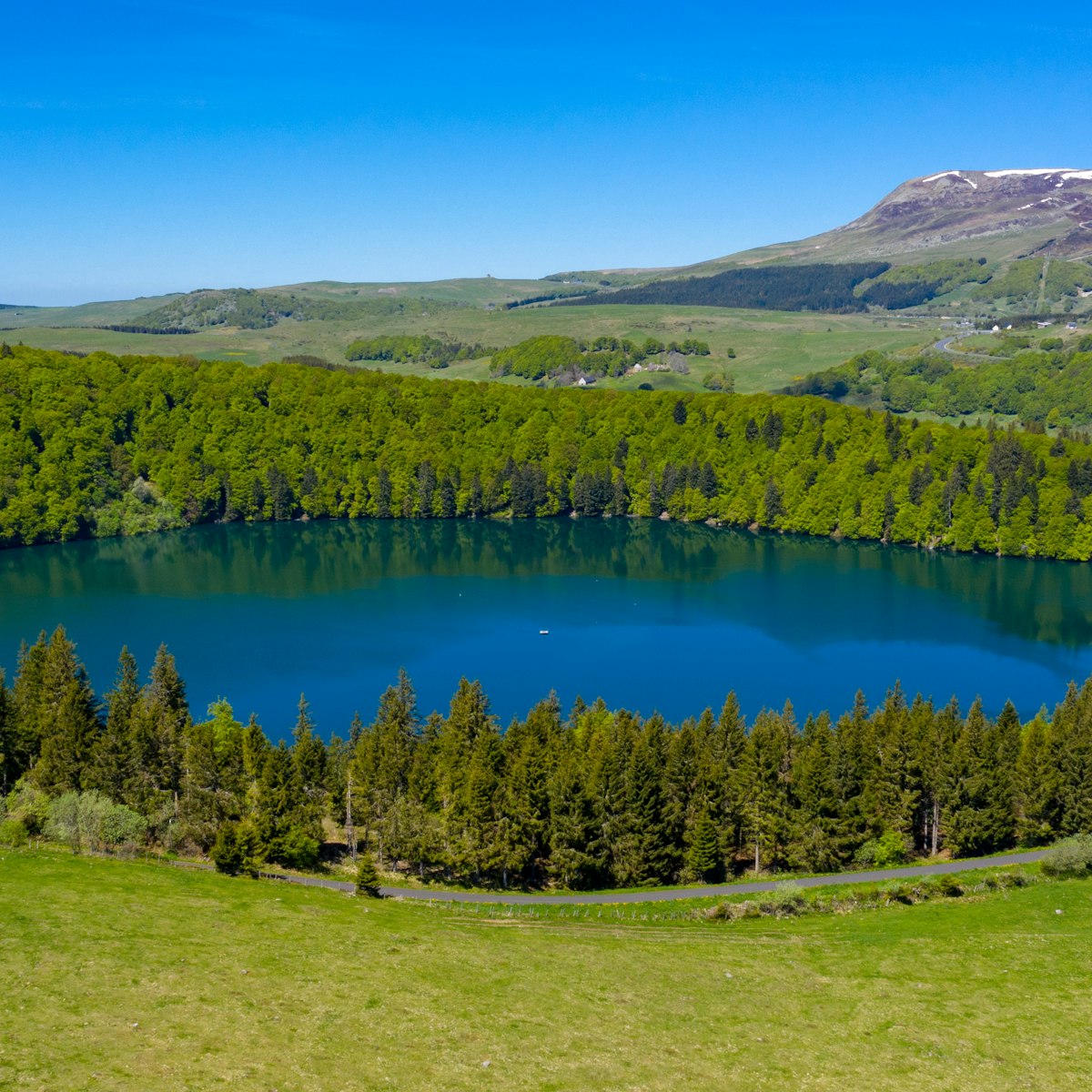 Lac Pavin and forest.