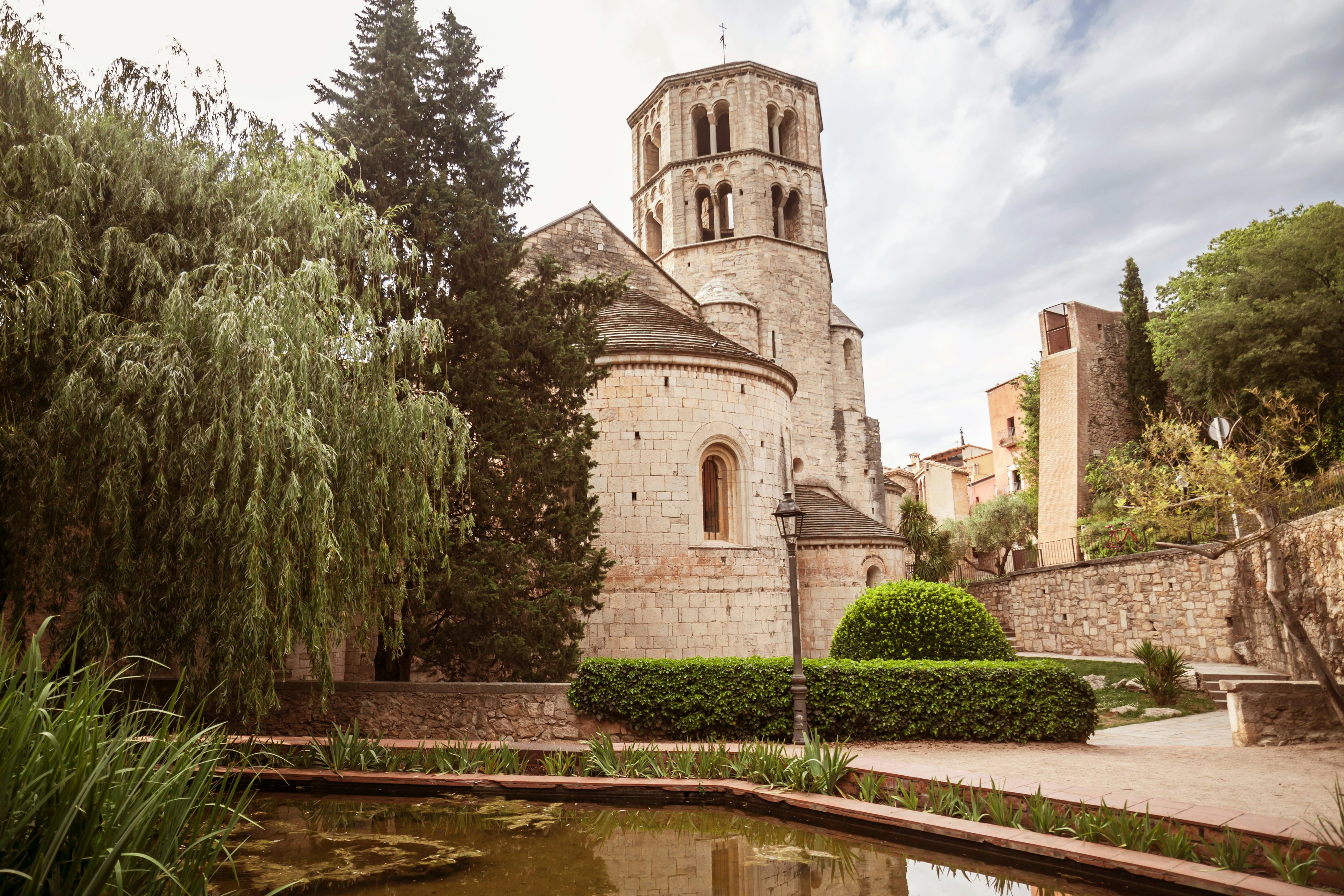 Monastery, romanesque style, Monestir Sant Pere de Galligants, Girona, Catalonia, Spain.