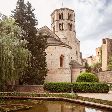 Monastery, romanesque style, Monestir Sant Pere de Galligants, Girona, Catalonia, Spain.