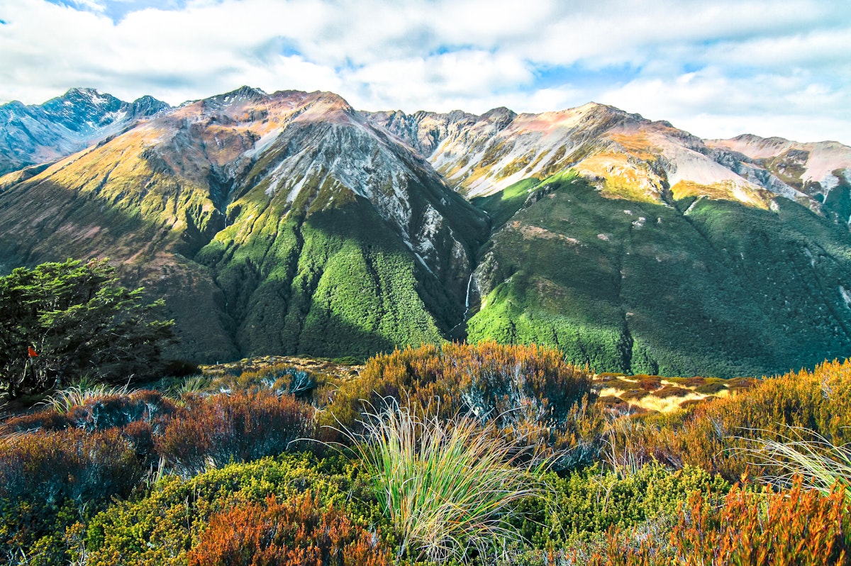 Looking south from the trail to Avalanche Peak in Arthur's Pass National Park, New Zealand.