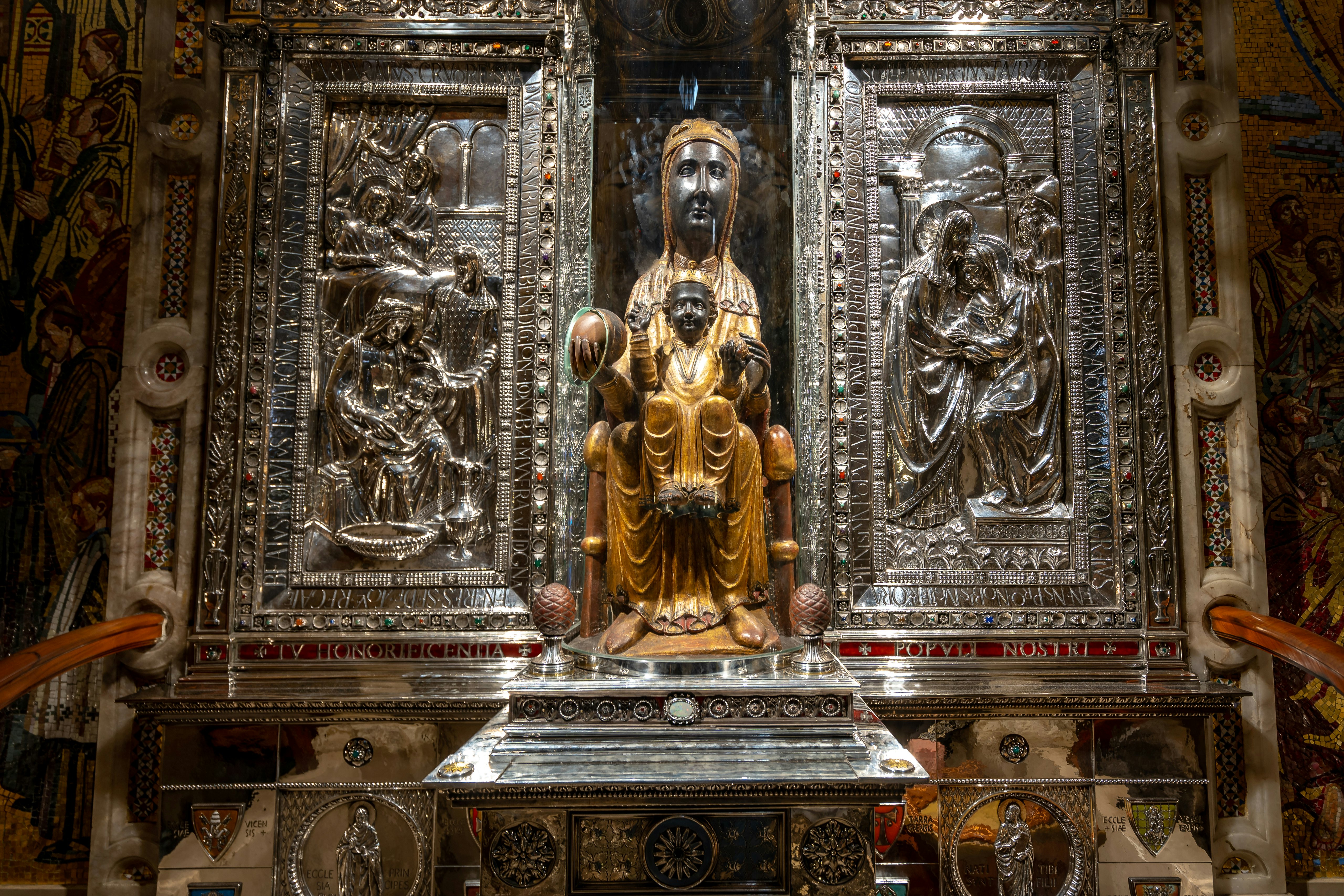 Wooden statue of the Virgin and Child, in the Benedictine monastery of Santa María de Montserrat.