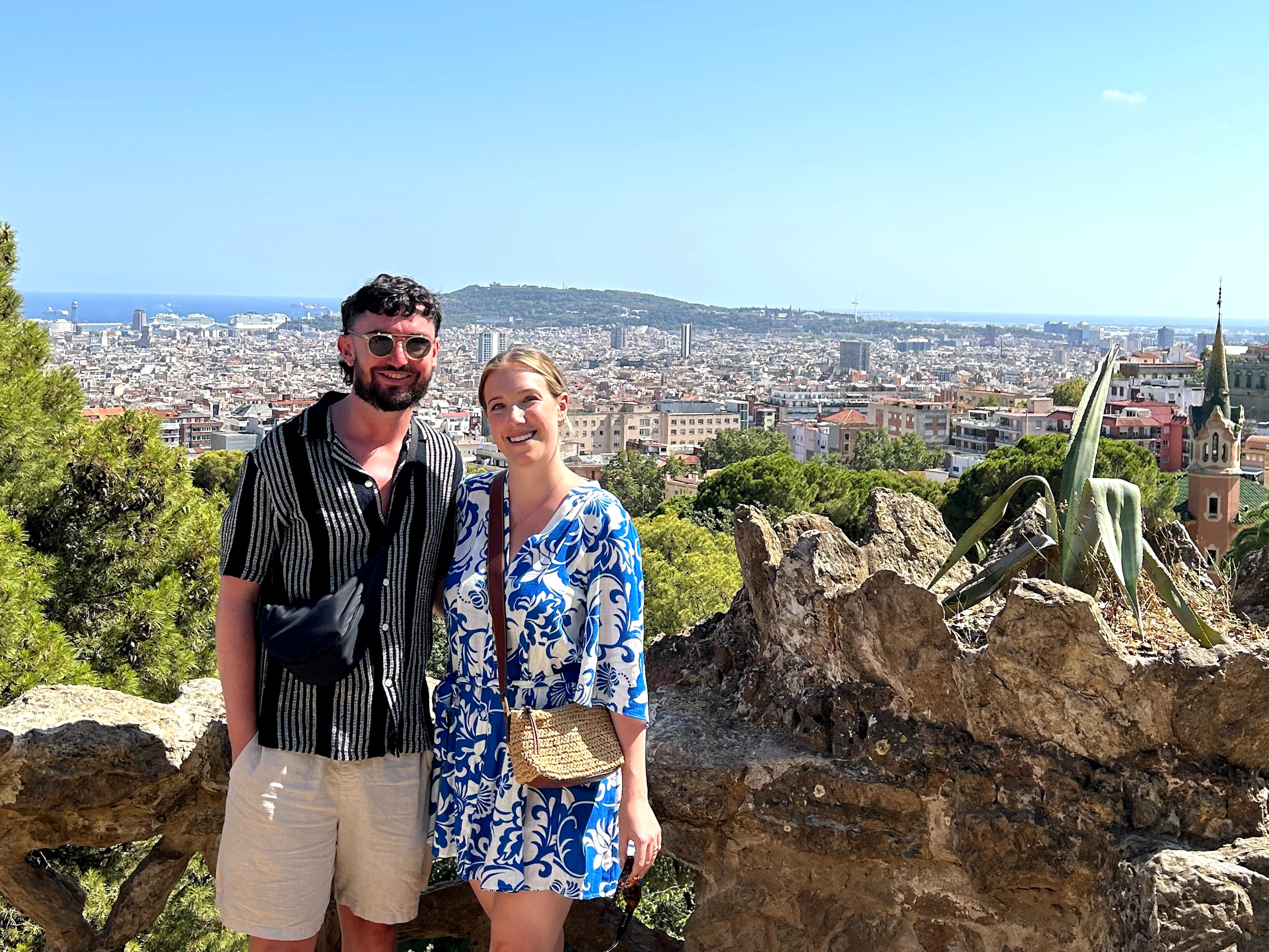 Couple posing in Montjuic, Barcelona