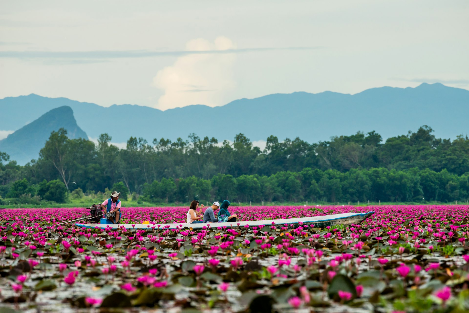 Boat trip in Thale Noi pink lotus wetlands