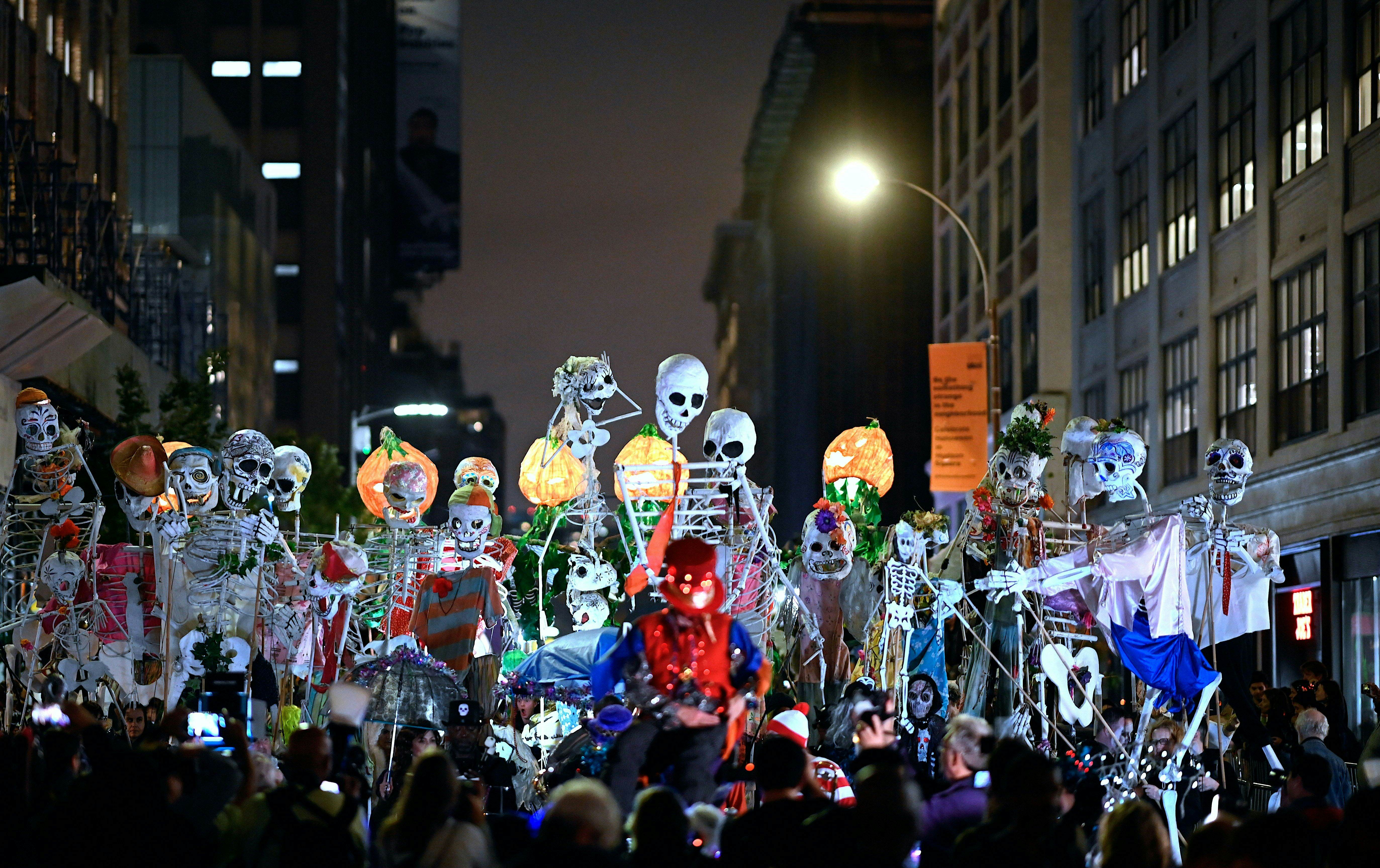 Halloween in Chicago 2023: Your Complete Guide To Celebrating