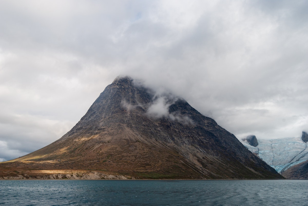 Mountain next to the glacier of the tasermiut fjord
1288495767