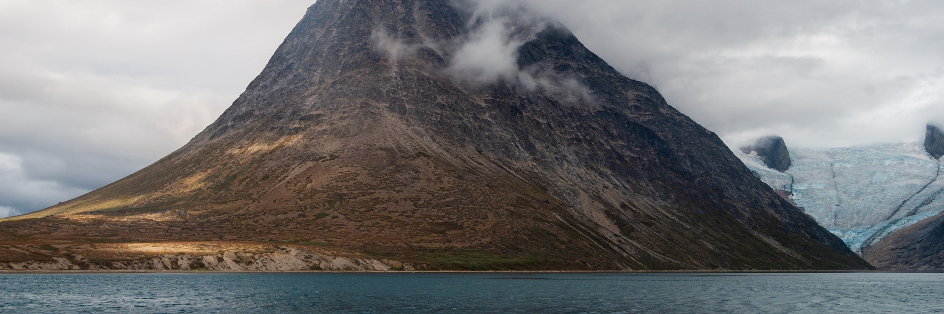 Mountain next to the glacier of the tasermiut fjord
1288495767