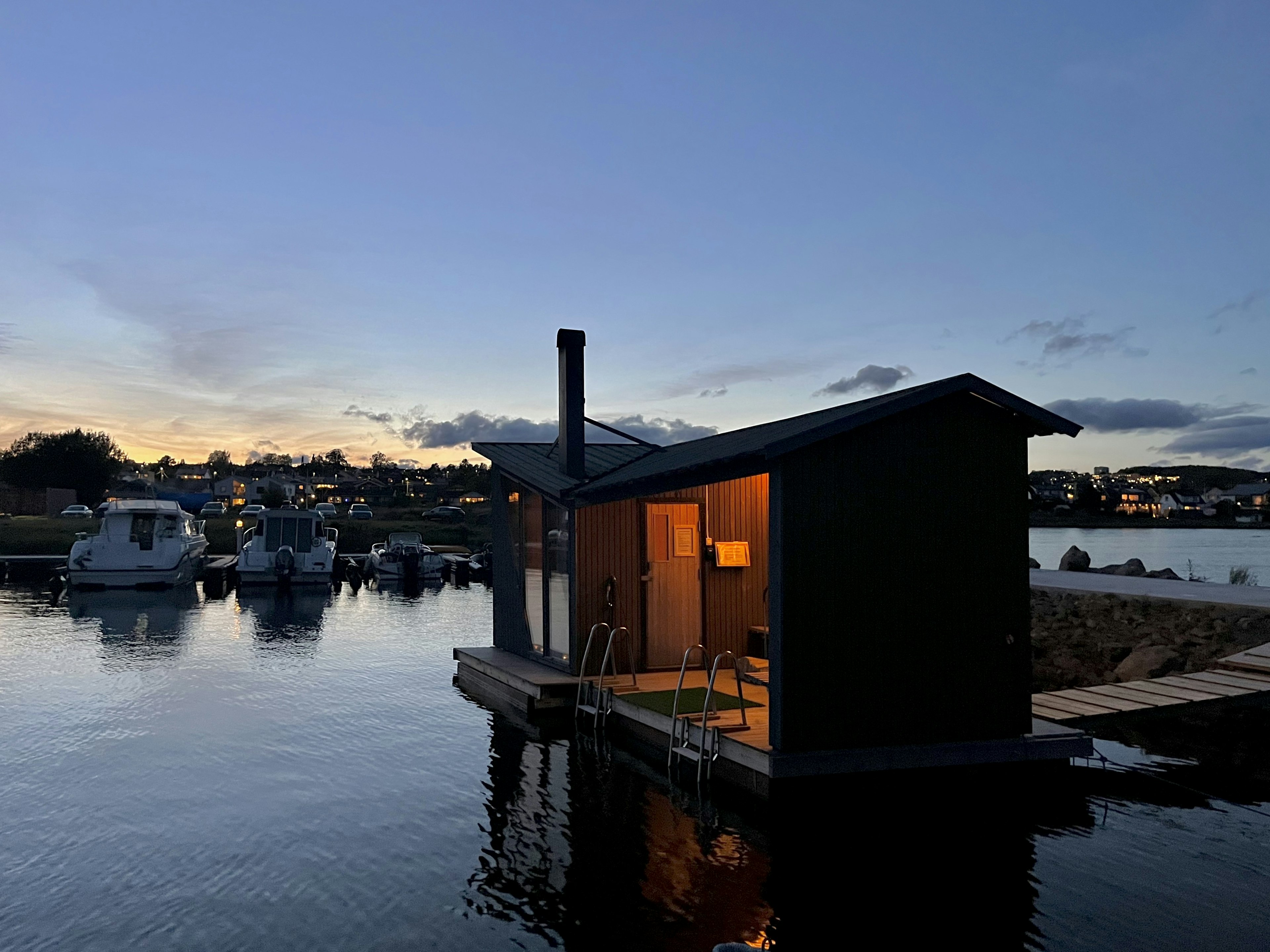 floating-sauna-at-horten.jpg