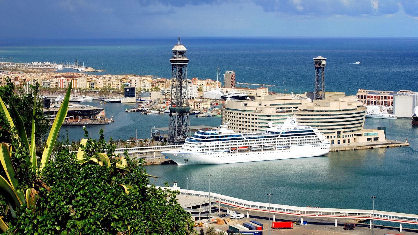 Barcelona and port Port Vell from natural park Montjuic, Spain; Shutterstock ID 90856154; full: 65050; gl: Lonely Planet Online Editorial; netsuite: Barcelona bans cruise ships; your: 65050
90856154