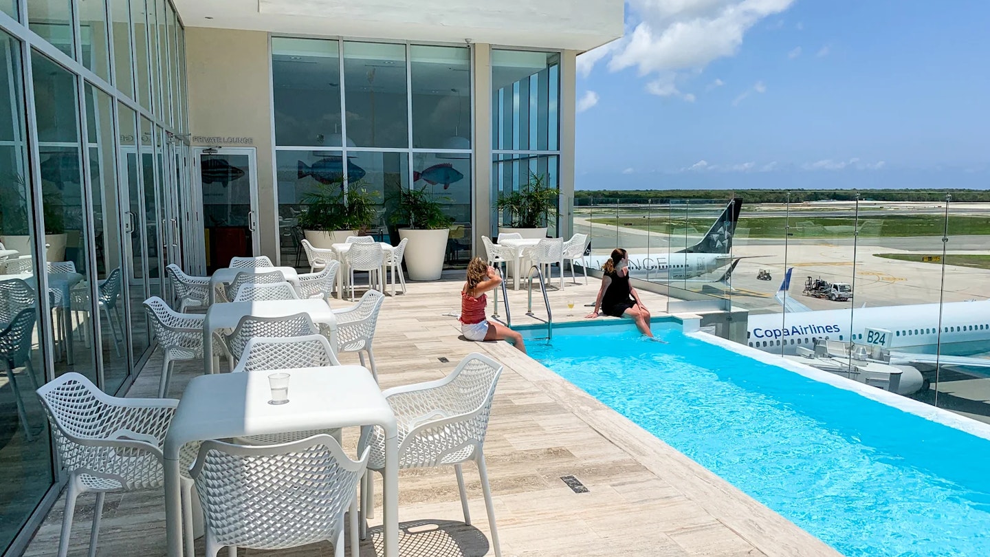 Punta Cana airport's Priority Pass lounge has a pool © Scott Mayerowitz / The Points Guy